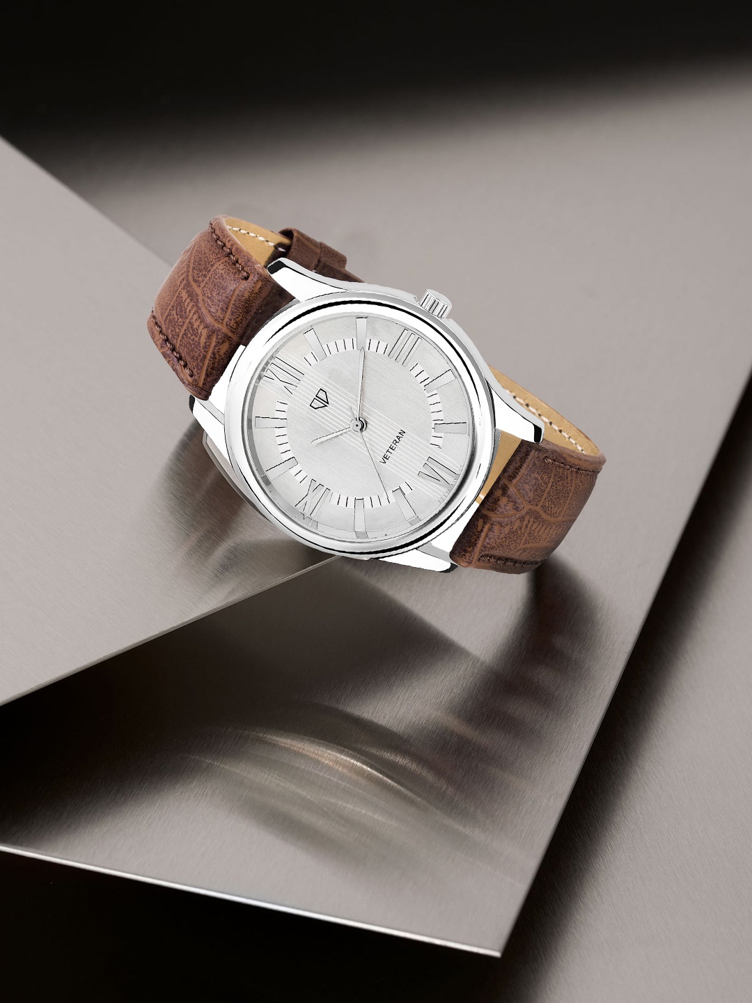 

Walrus Men Silver-Toned Analogue Watch WWTM-VETR-070907
