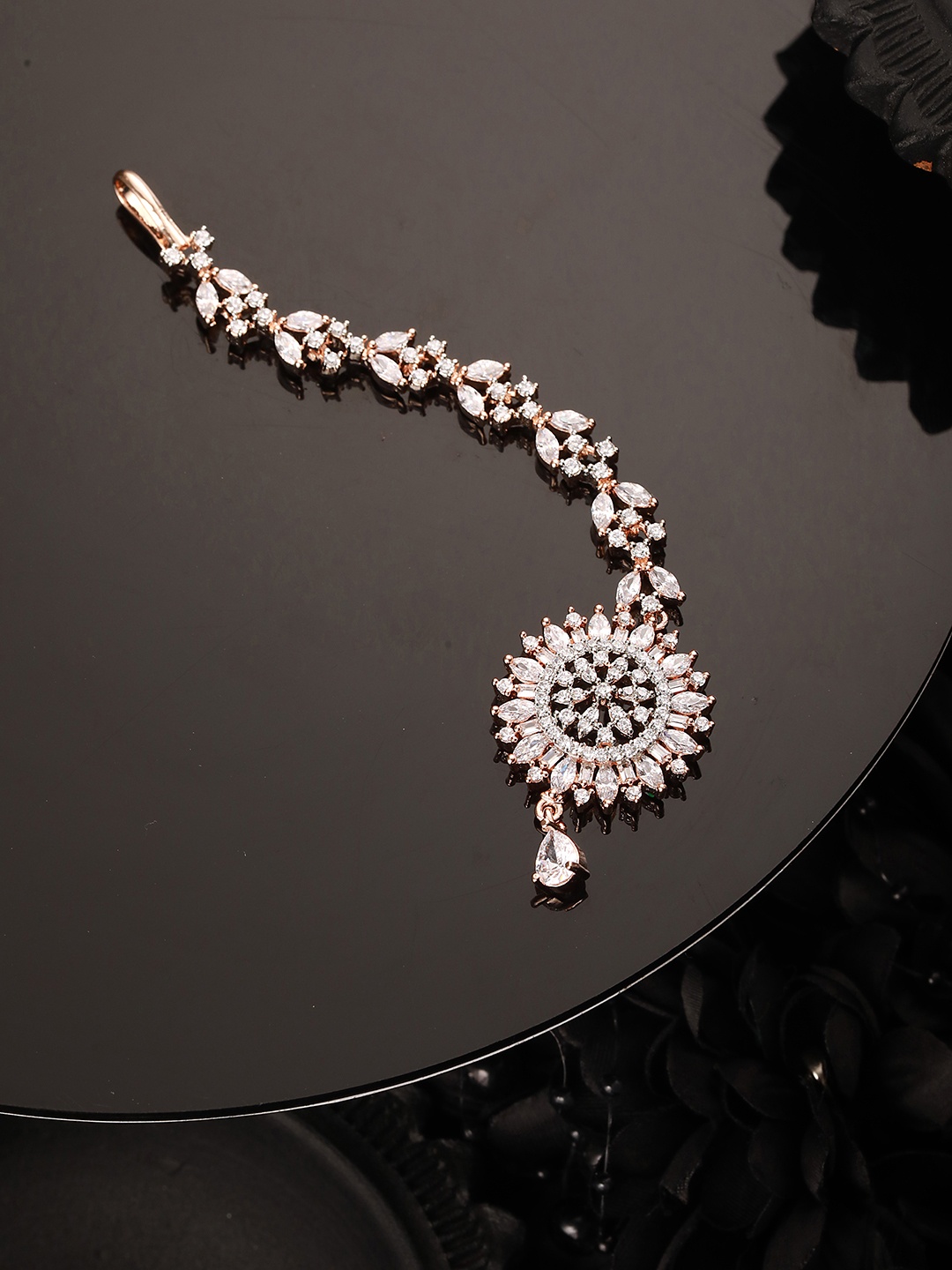 

Saraf RS Jewellery Rose Gold-Plated White Cubic Zirconia & American Diamond-Studded Handcrafted Maang Tikka