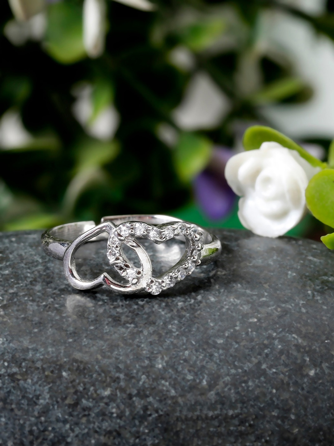 

GIVA 925 Sterling Silver Rhodium Plated Linked Heart Ring