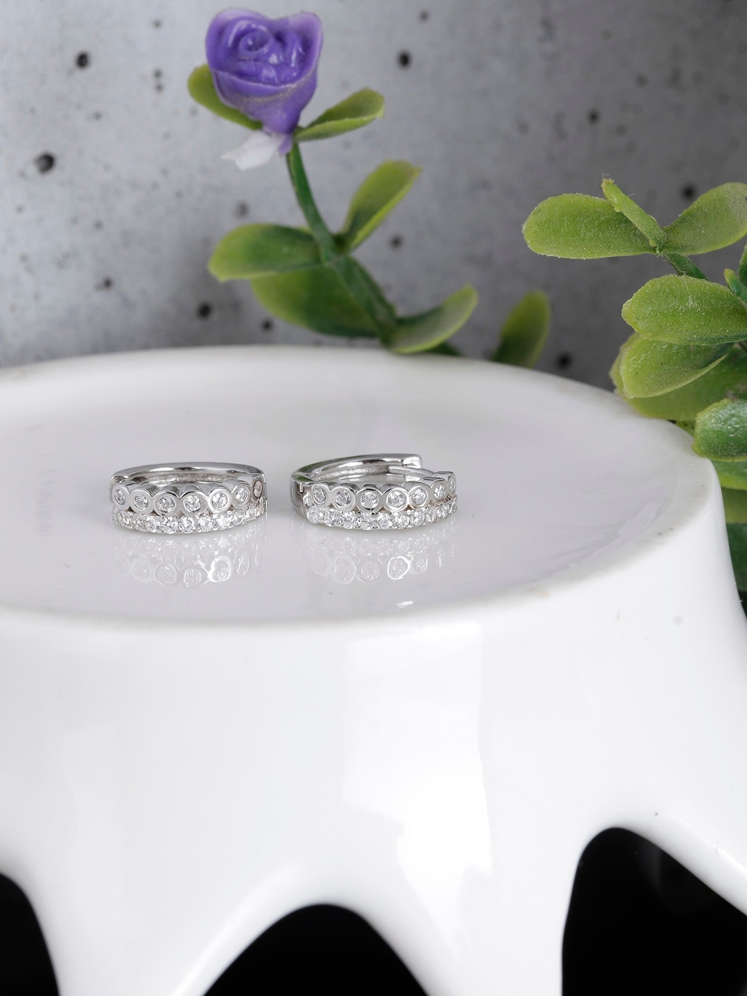 

GIVA 925 Sterling Silver Rhodium Plated Zircon Sparkling Hoop Earrings