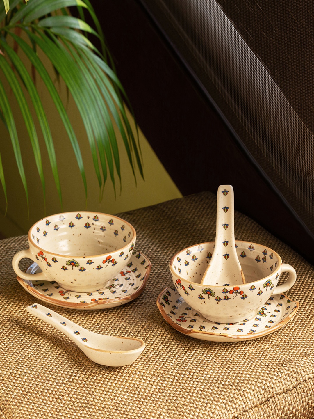 

ExclusiveLane White & Green 6-Piece Ceramic Soup Bowl Saucer Spoon Set