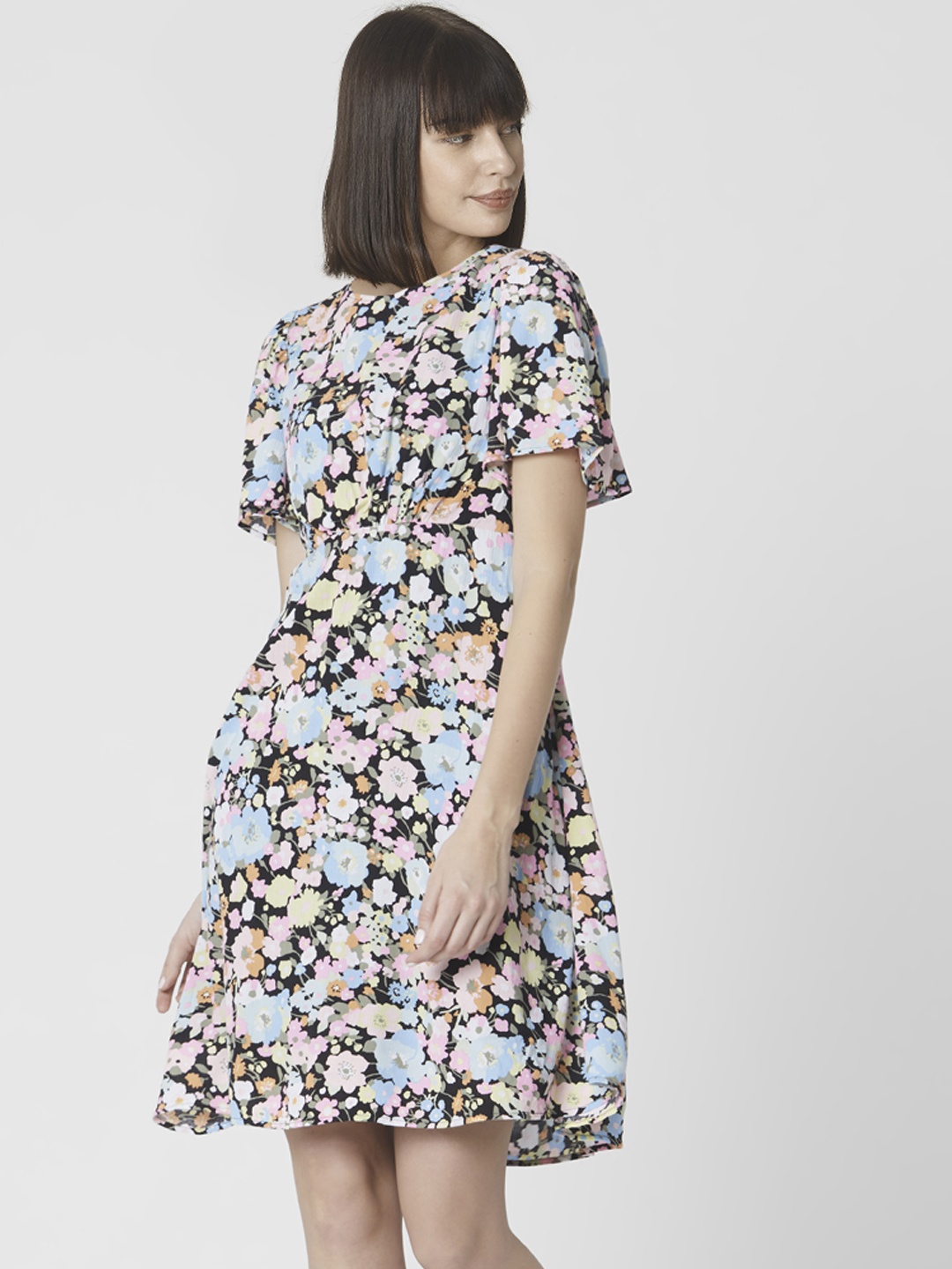 

Vero Moda Women Black & Pink Floral Printed Fit and Flare Dress