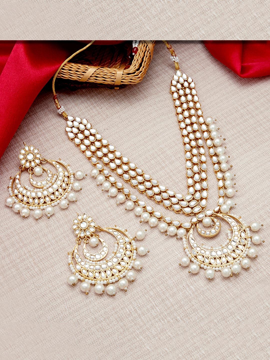 

Sukkhi White Gold-Plated Kundan-Studded & Beaded Jewellery Set