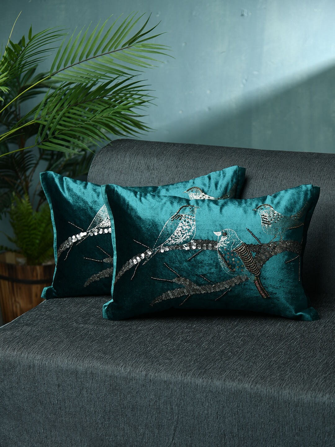 

AMOROSA Set of 2 Teal & Gold-Toned Embellished Rectangle Cushion Covers