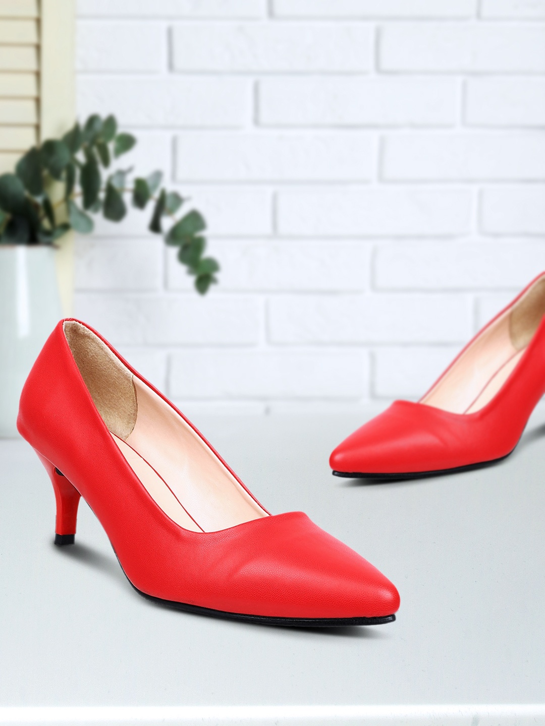 

SHUZ TOUCH Women Red Solid Pumps