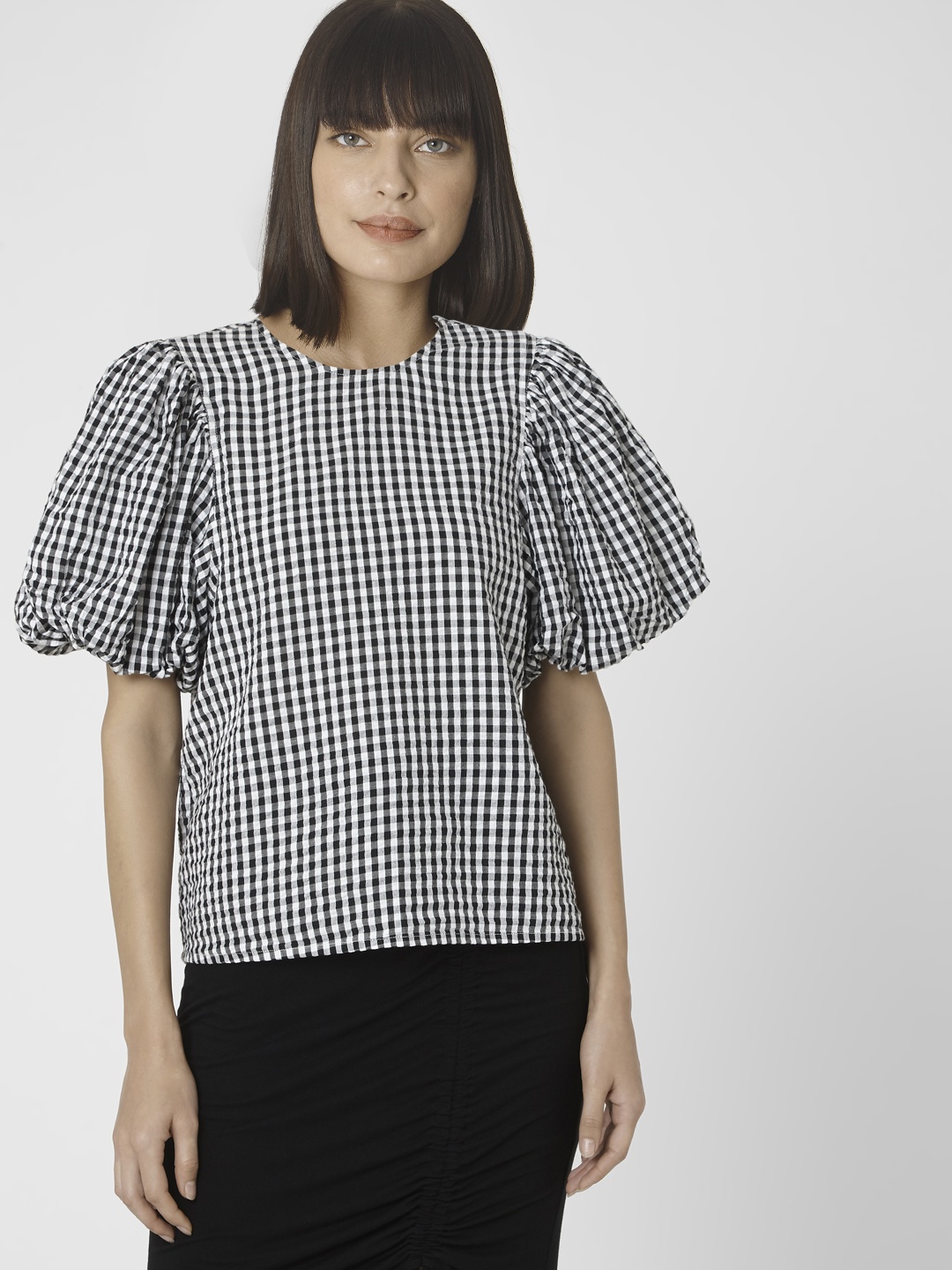 

Vero Moda Black & White Checked Puff Sleeve Regular Top