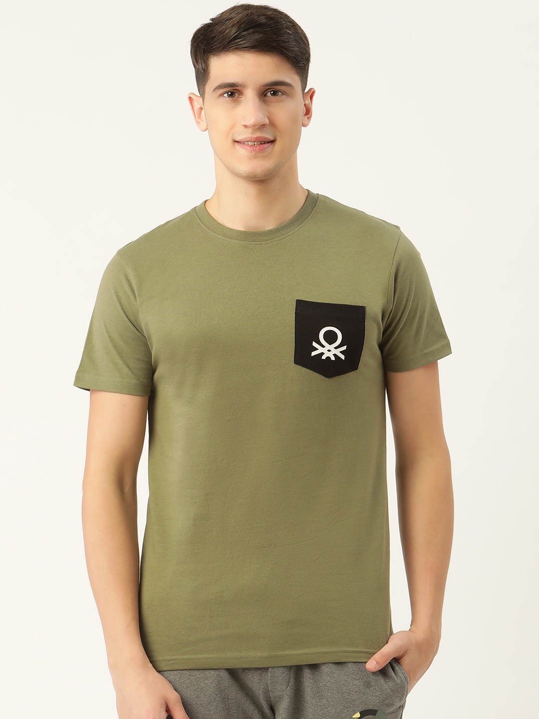 

United Colors of Benetton Men Olive Green Brand Logo Pocket Detailing T-shirt