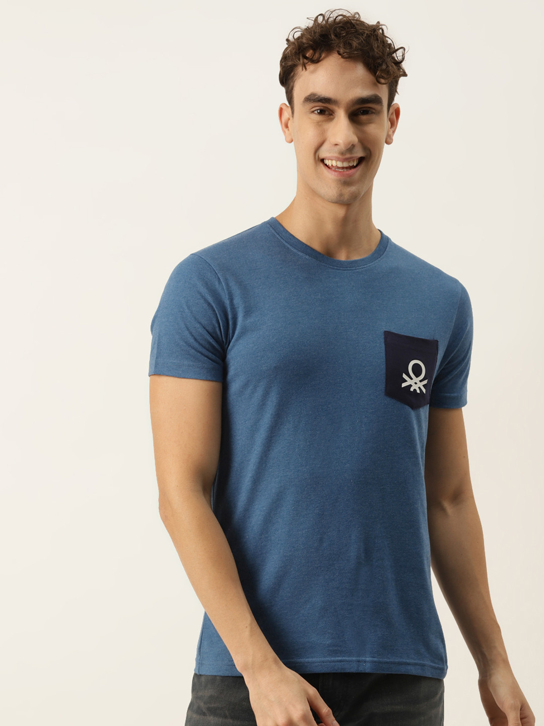 

United Colors of Benetton Men Blue Solid Pocket Detailing T-shirt