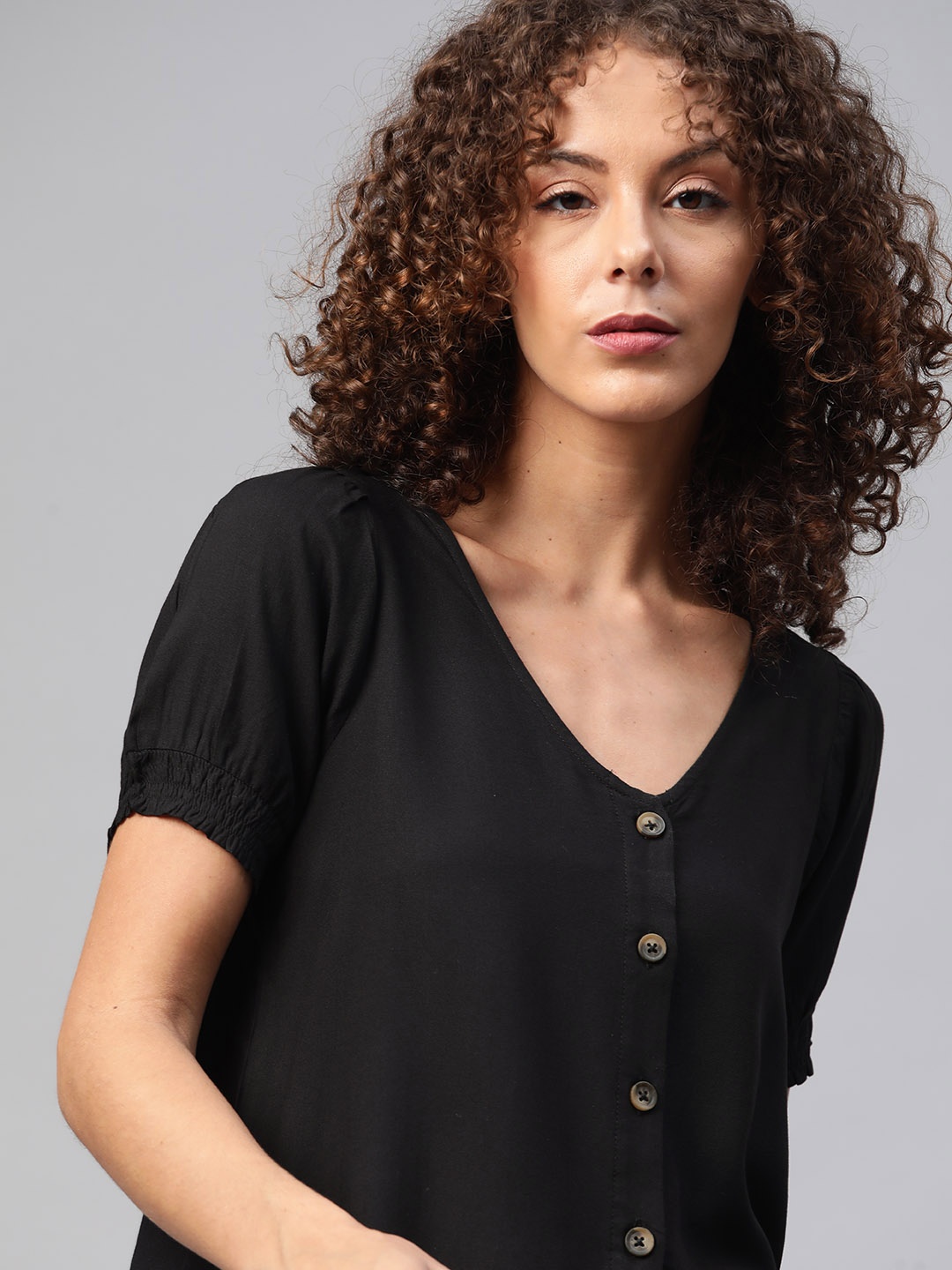 

Harvard Black Solid Puff Sleeve Regular Top