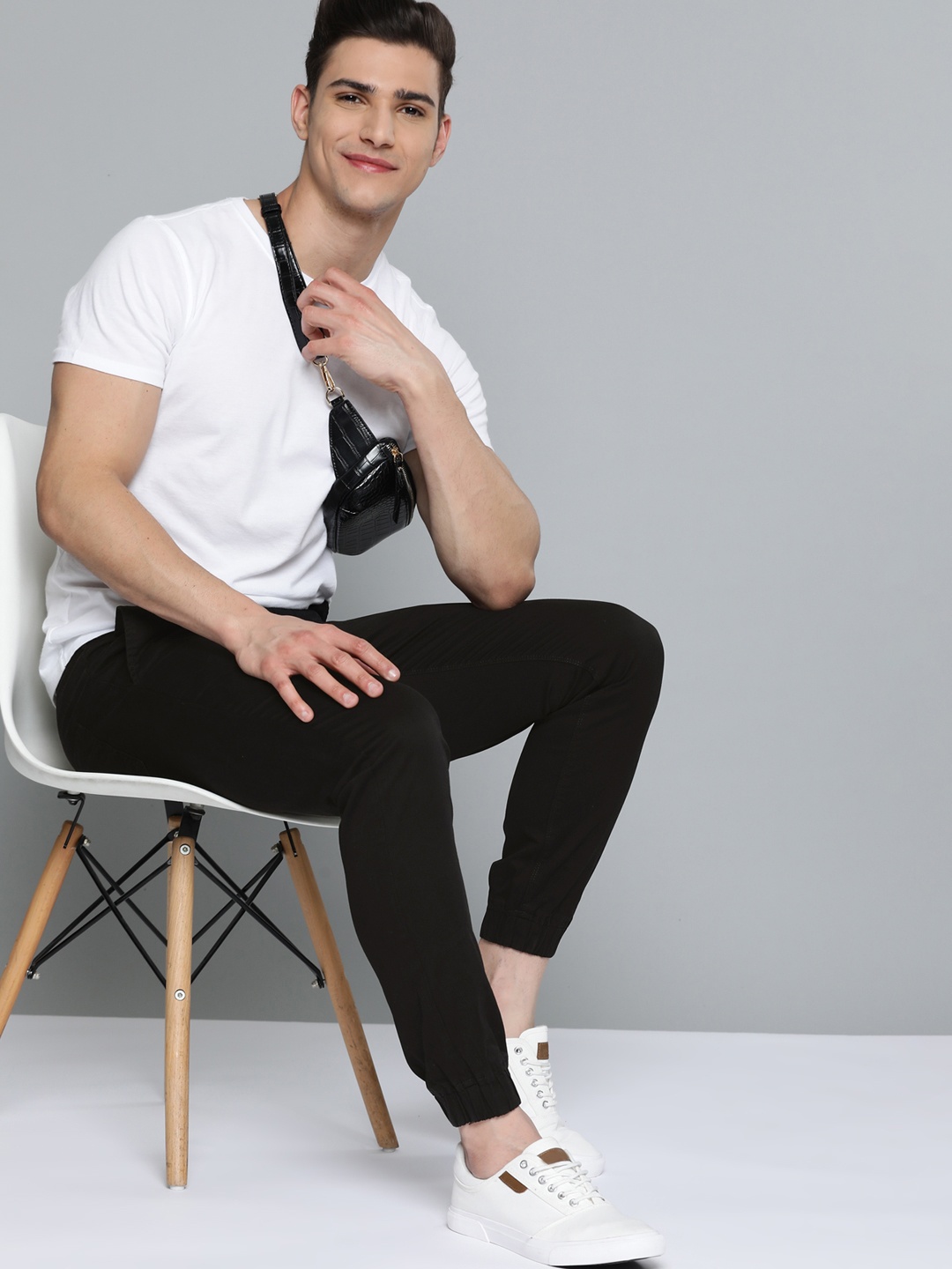 

Harvard Men Black Solid Joggers Trousers