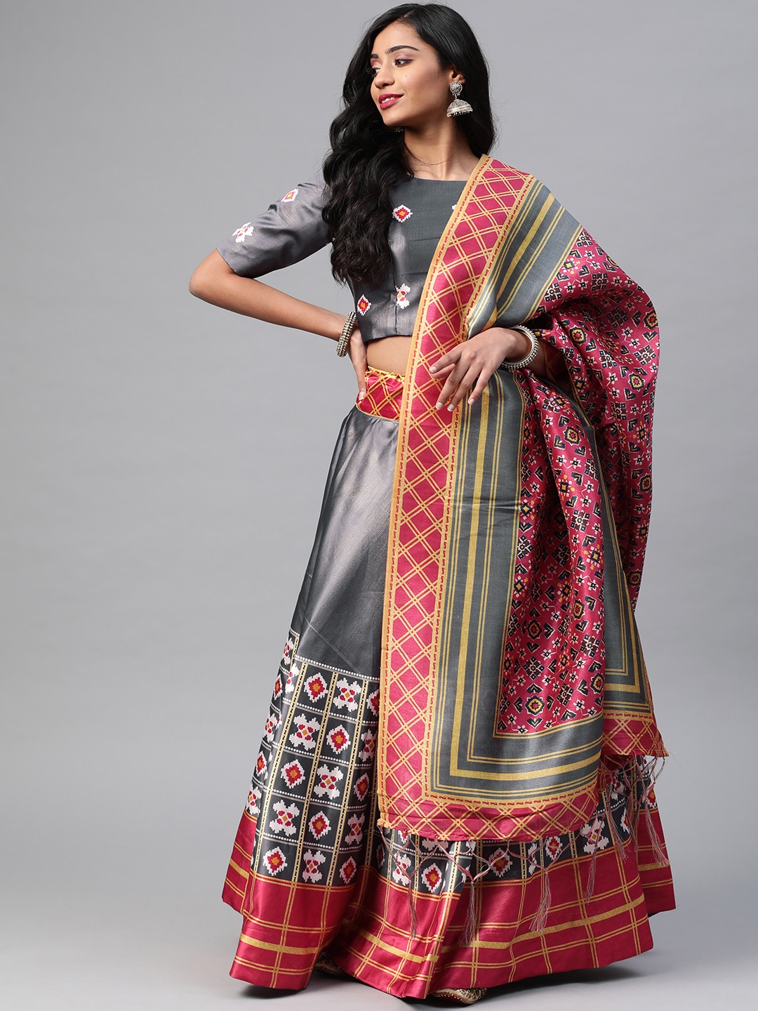 

SHUBHVASTRA Women Grey & Pink Printed Semi-Stitched Lehenga & Unstitched Blouse & Dupatta