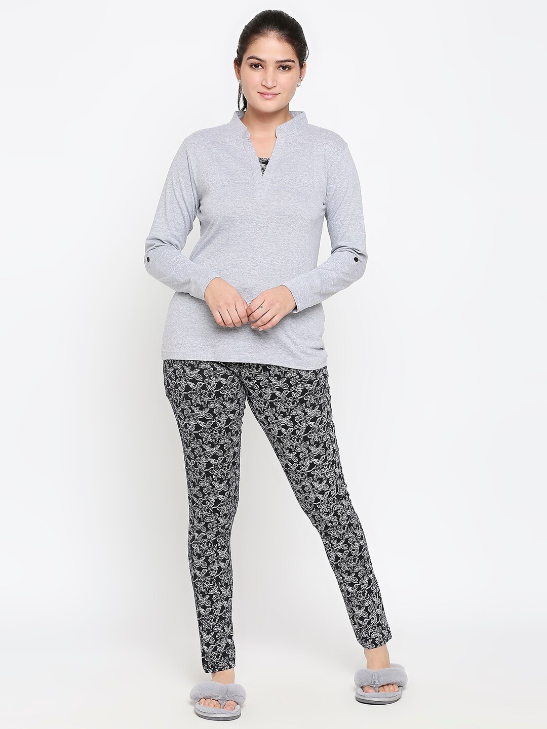 

XIN Women Grey & Black Solid Night suit
