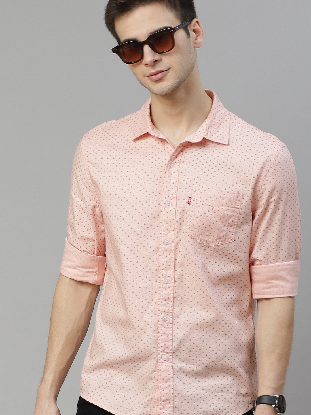 

Levis Men Pink & Maroon Pure Cotton Regular Fit Printed Casual Shirt