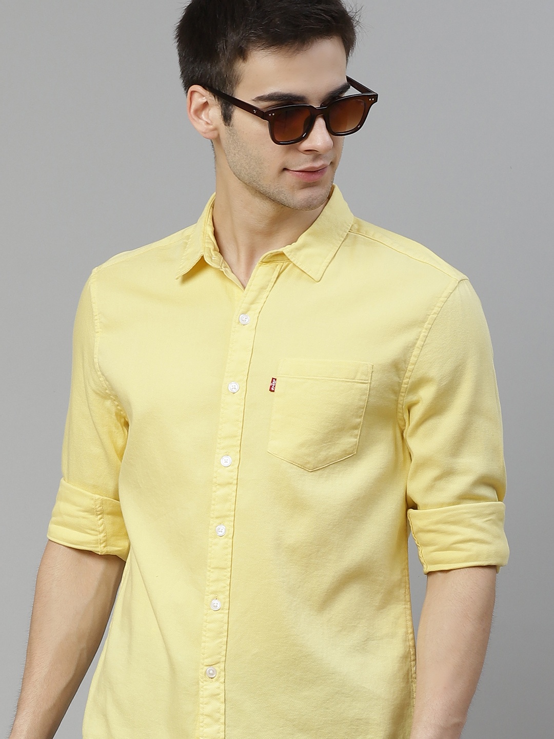 

Levis Men Yellow Pure Cotton Regular Fit Solid Casual Shirt