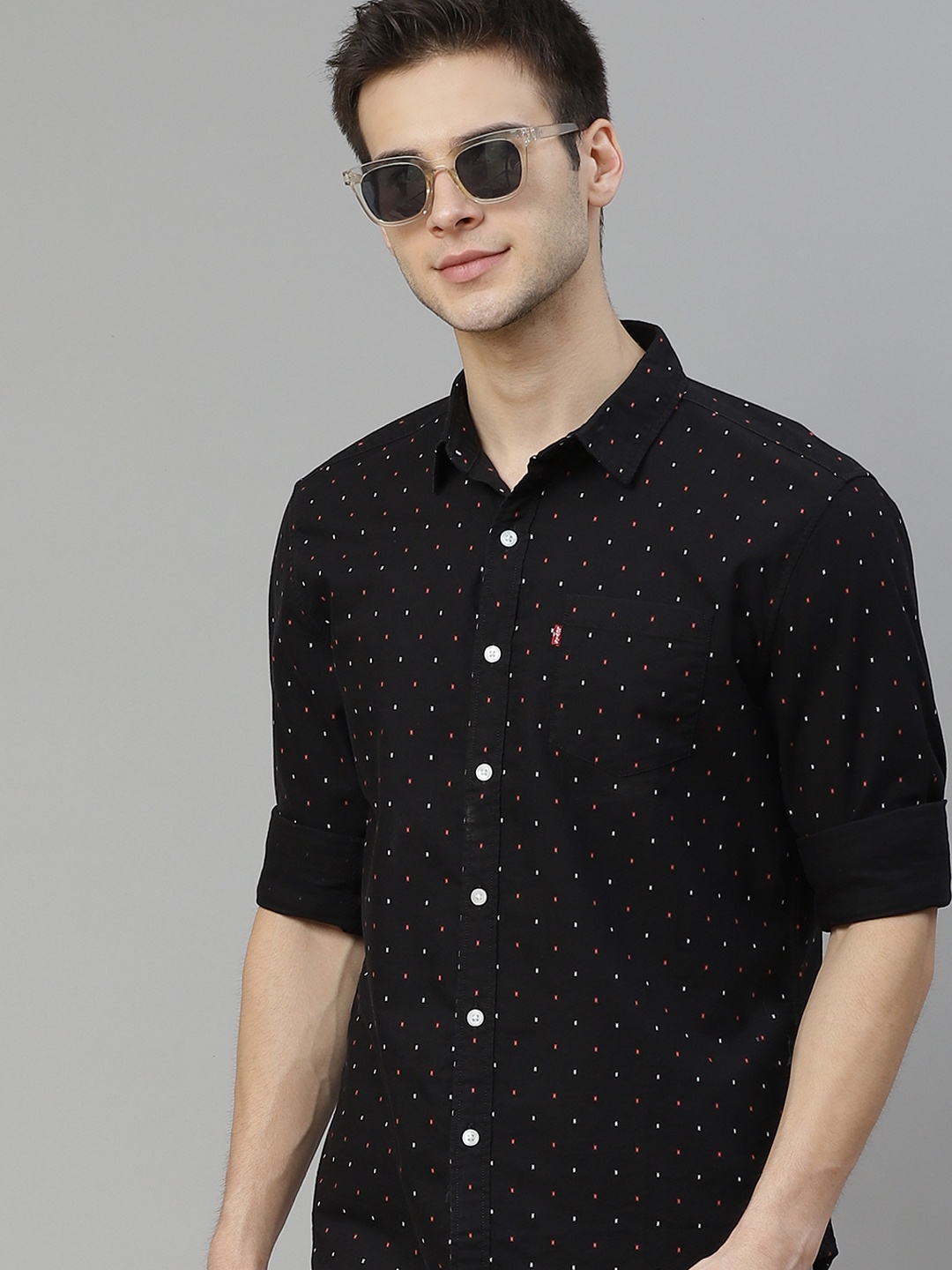 

Levis Men Black & Red Slim Fit Pure Cotton Embroidered Casual Shirt