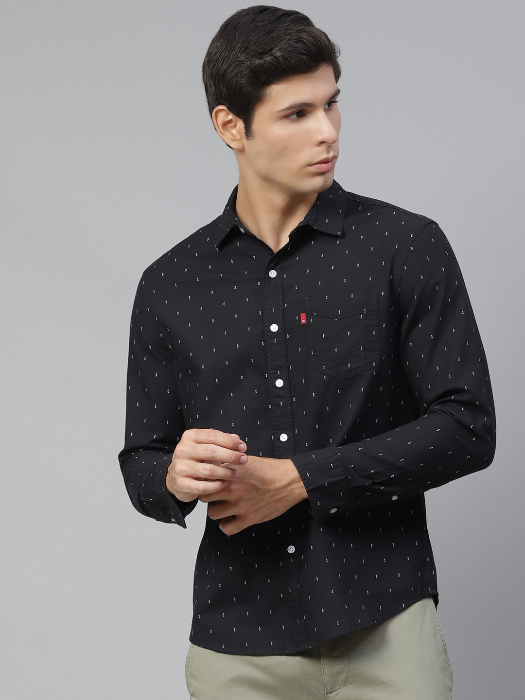 

Levis Men Navy Blue & White Self Design Pure Cotton Casual Shirt