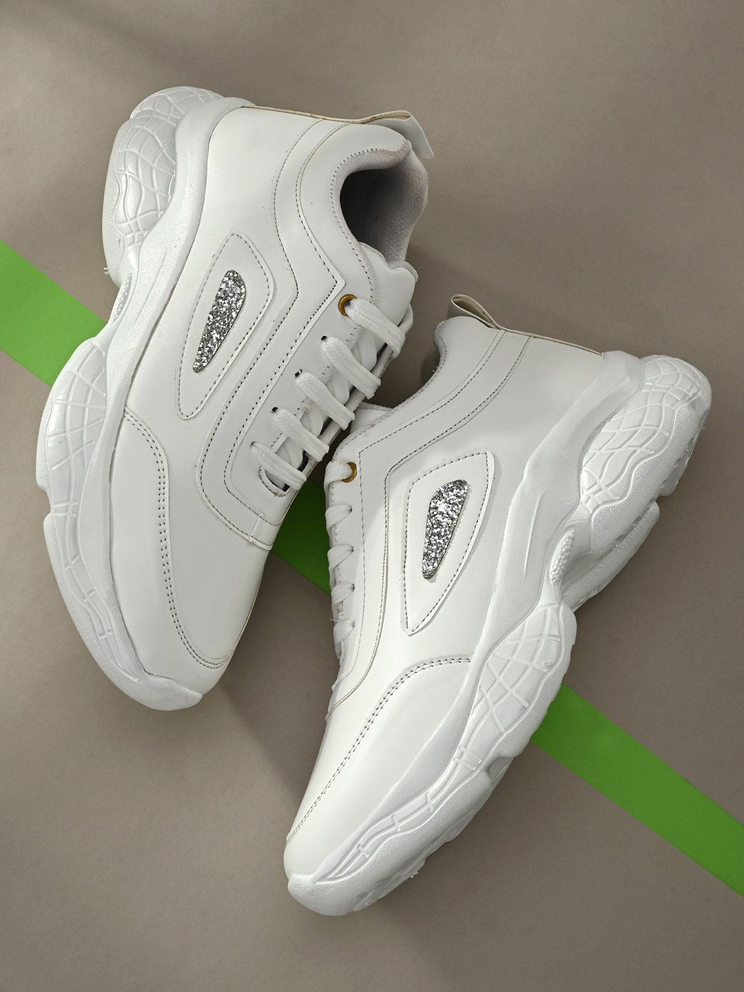

AfroJack Women White Solid Sneakers