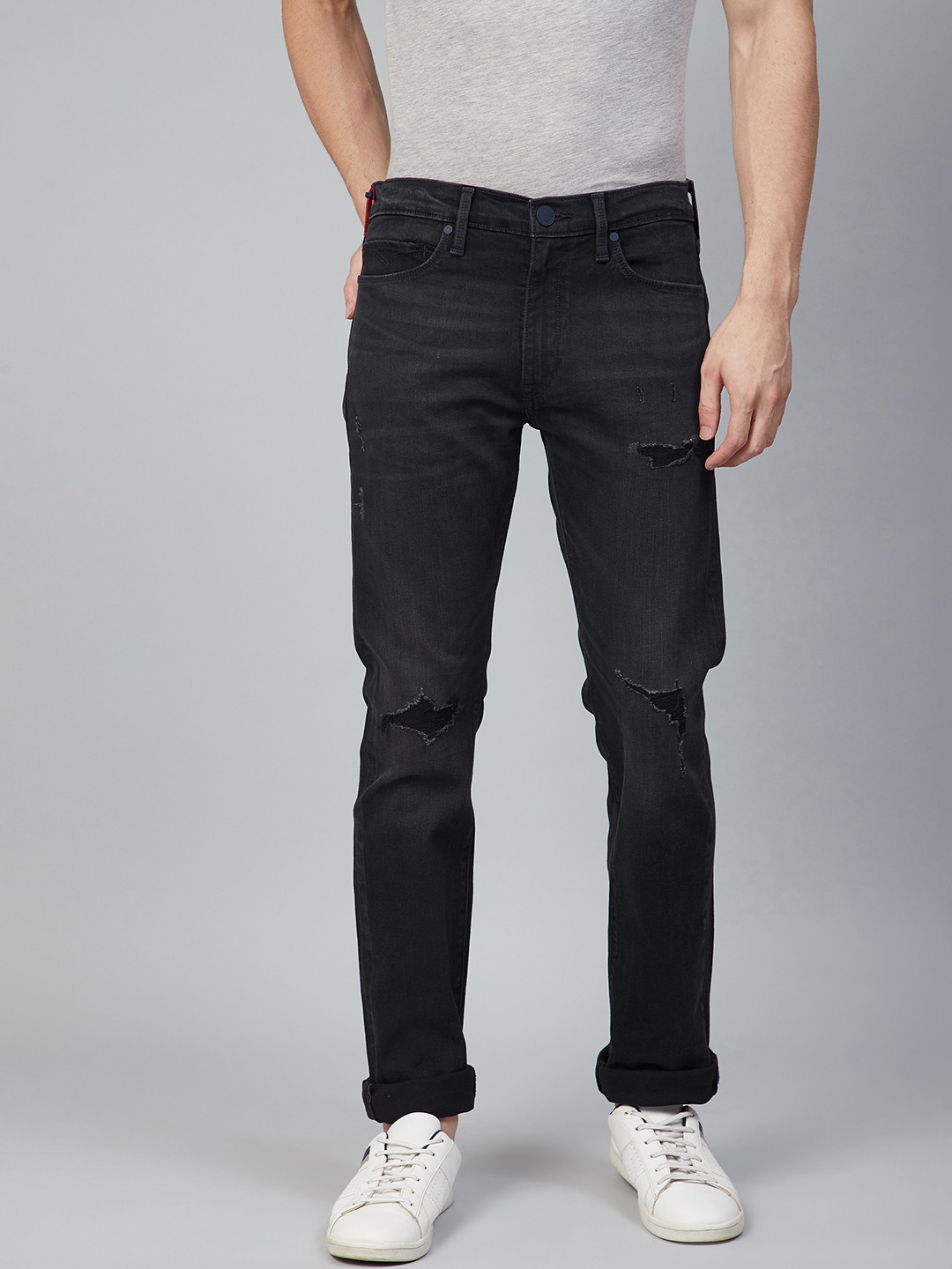 

Levis Men Black Straight Fit Mildly Distressed Stretchable Jeans