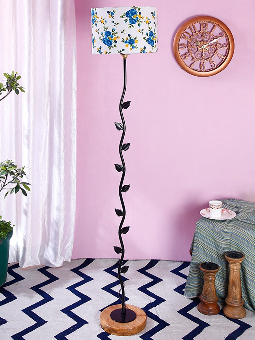 

Devansh White & Blue Printed Traditional Club Lamp with Shade