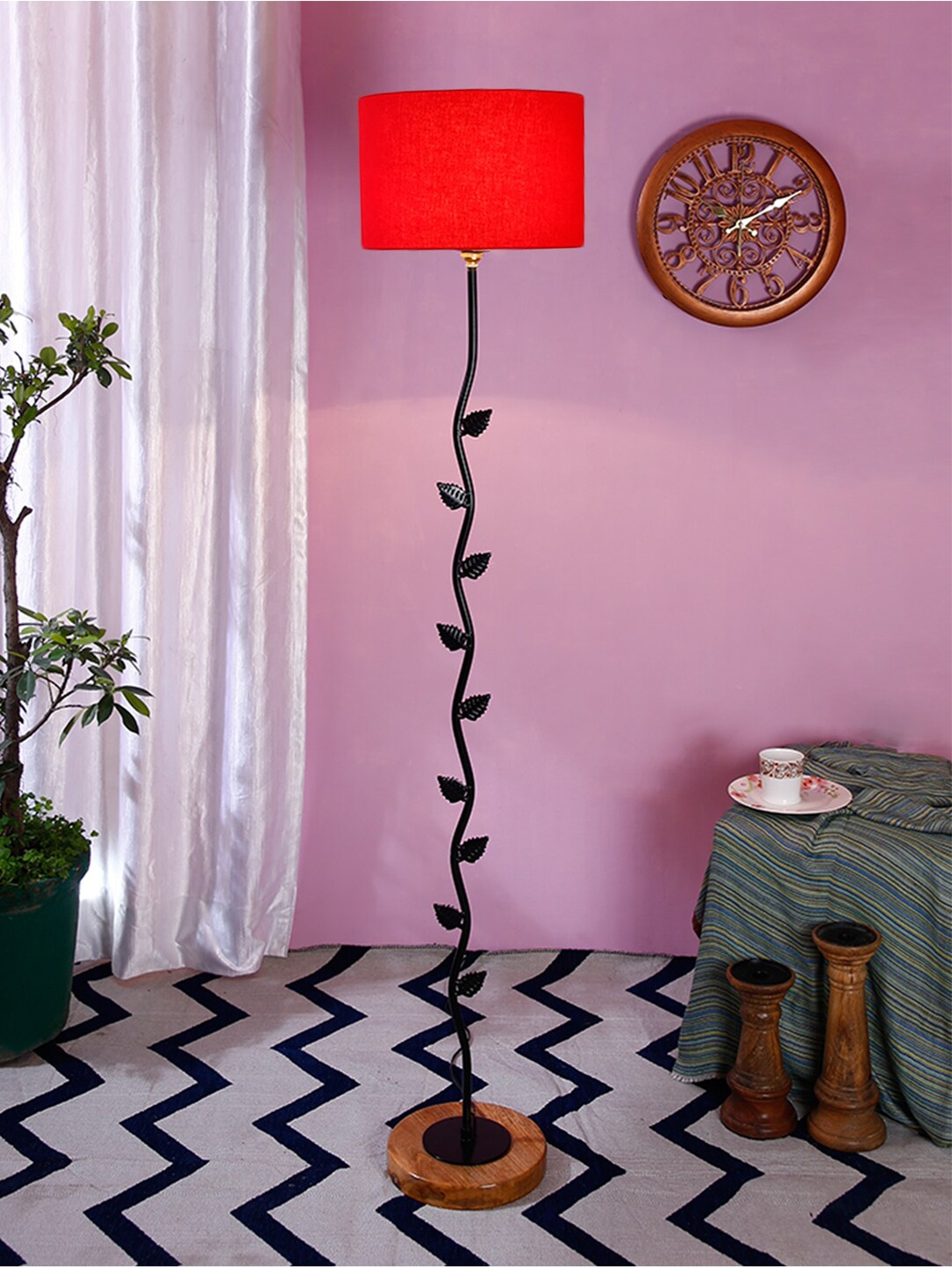 

Devansh Red & Black Solid Traditional Leaf Shaped Club Lamp