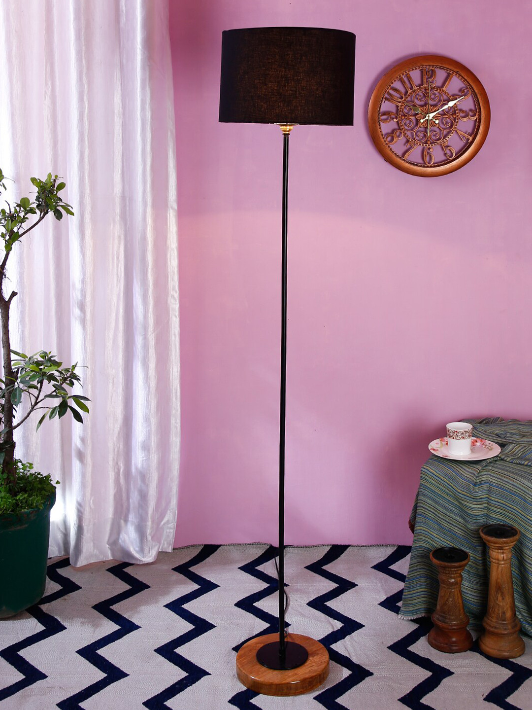 

Devansh Black Solid Traditional Club Lamp