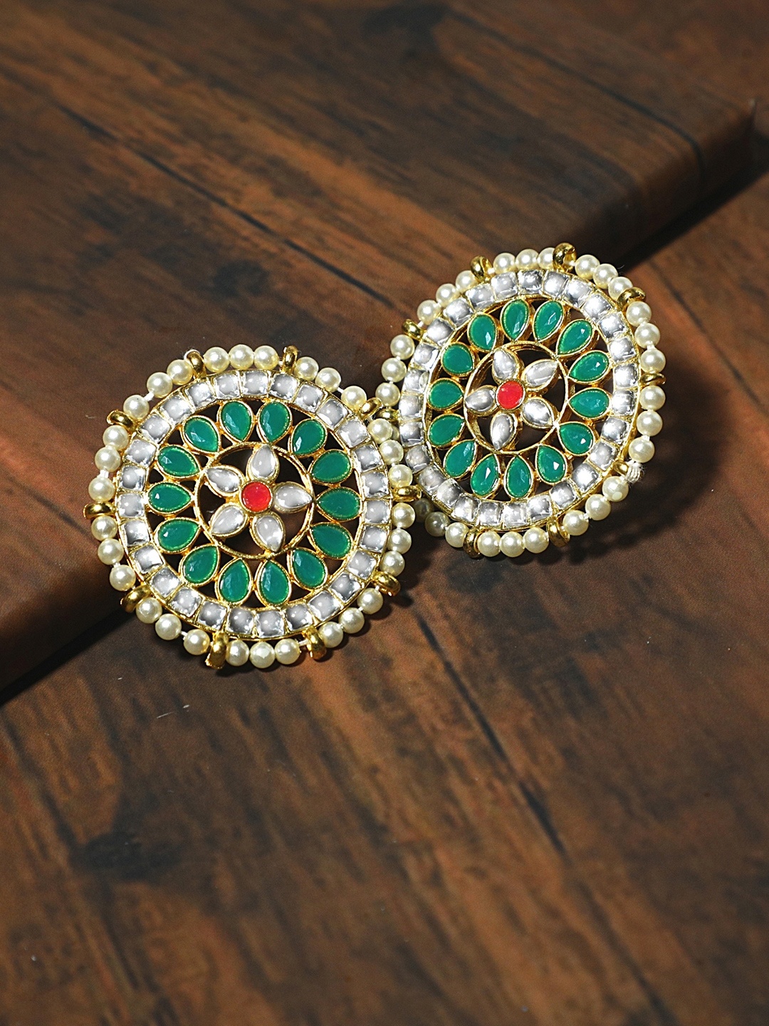 

KARATCART Green & White Contemporary Studs