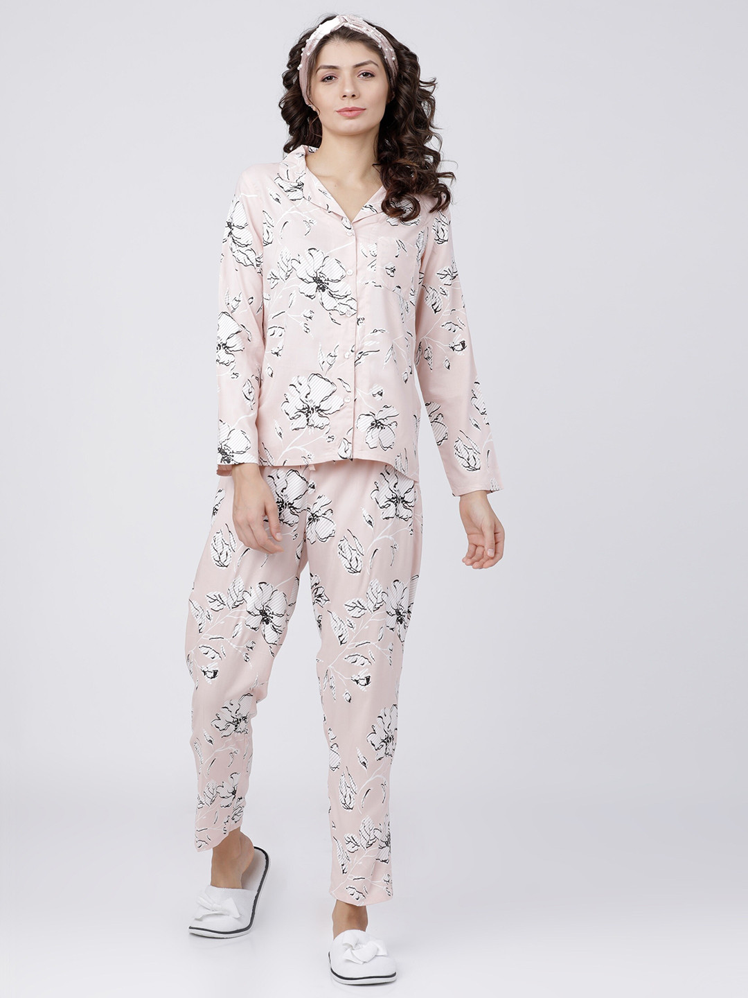 

Tokyo Talkies Women Peach-Coloured & White Printed Night suit