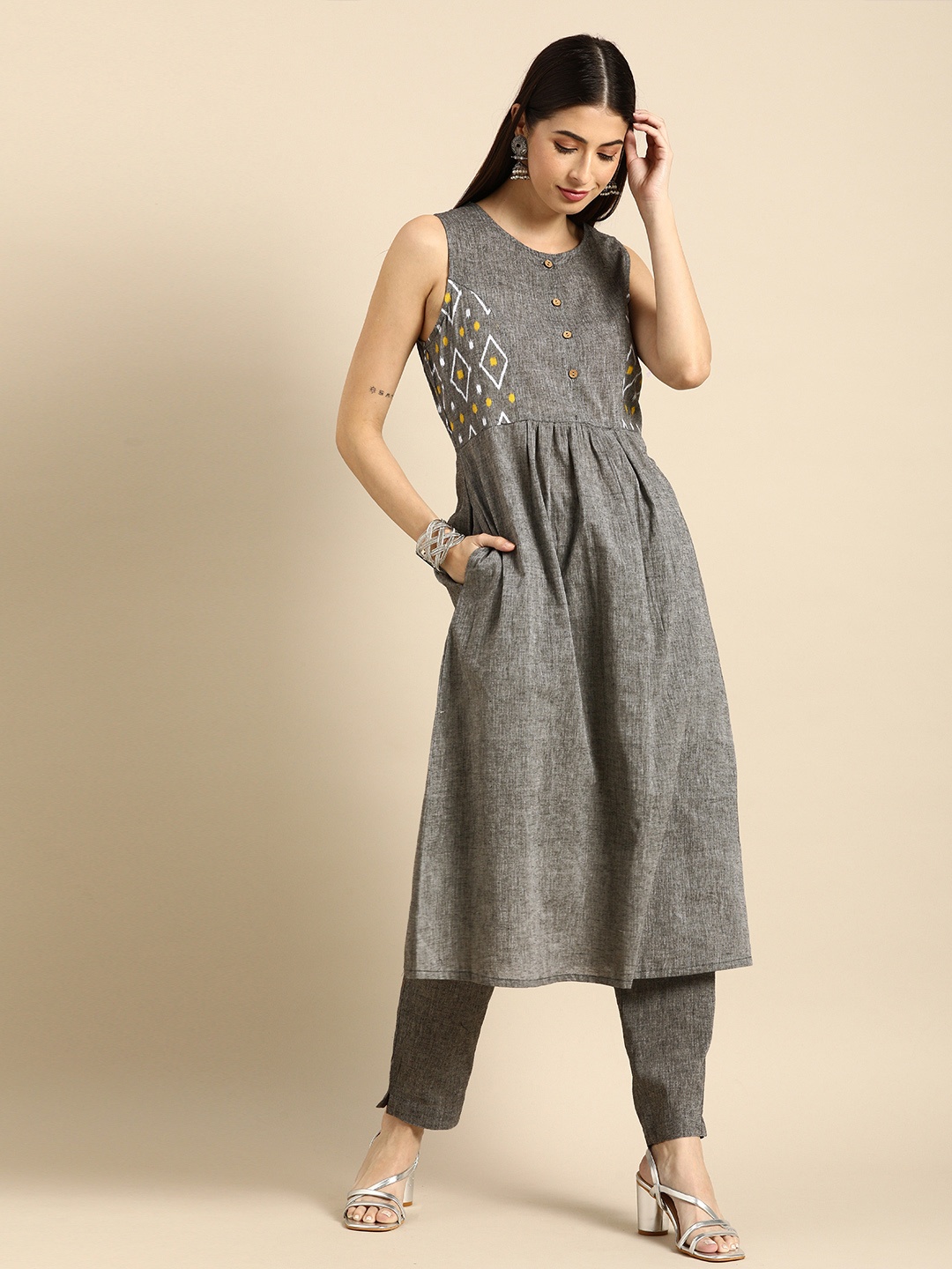 

Anouk Women Grey & White Printed Pleated Pure Cotton Kurta Set