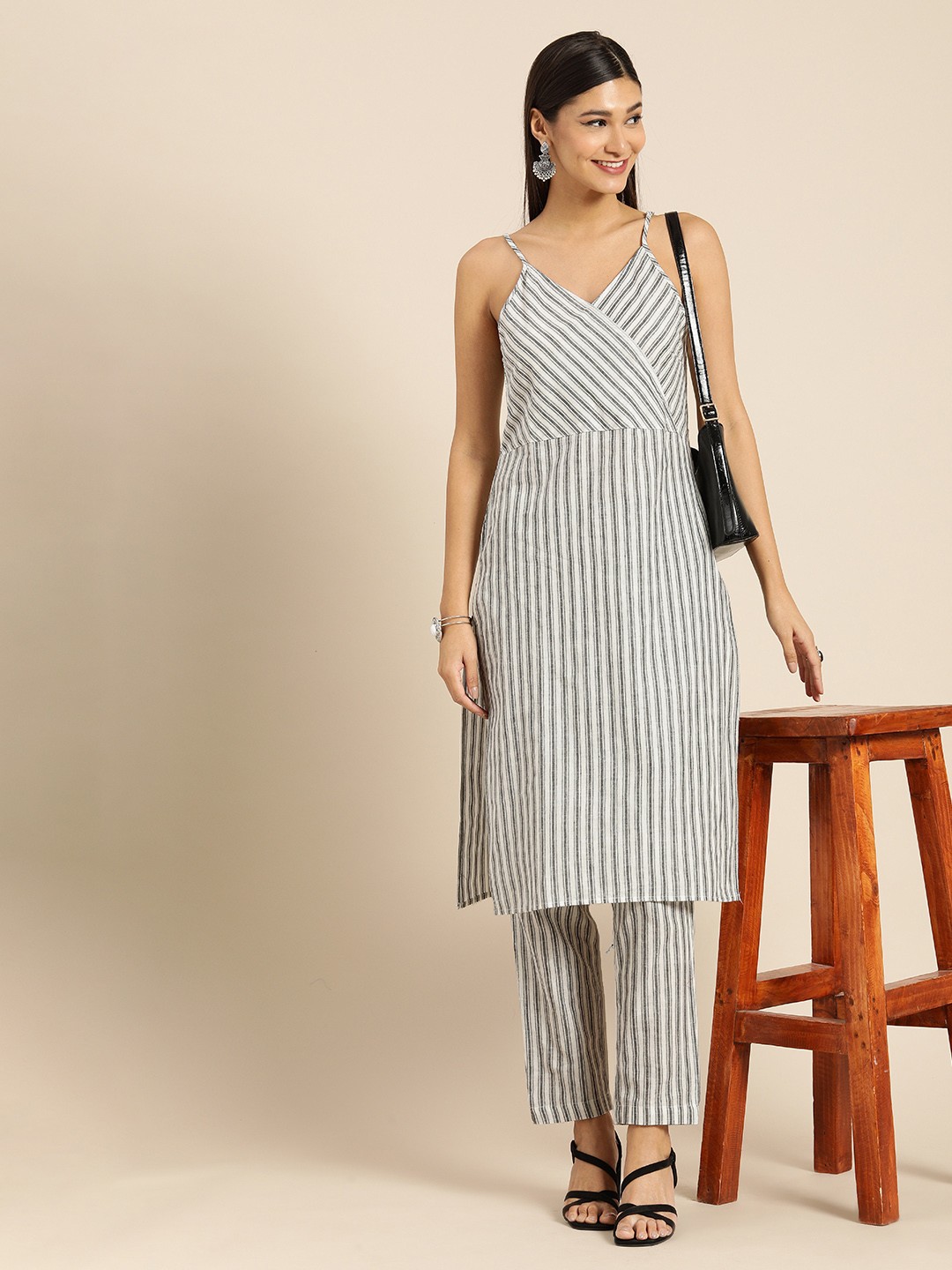 

Anouk Women Off White Striped Regular Pure Cotton Kurta with Trousers