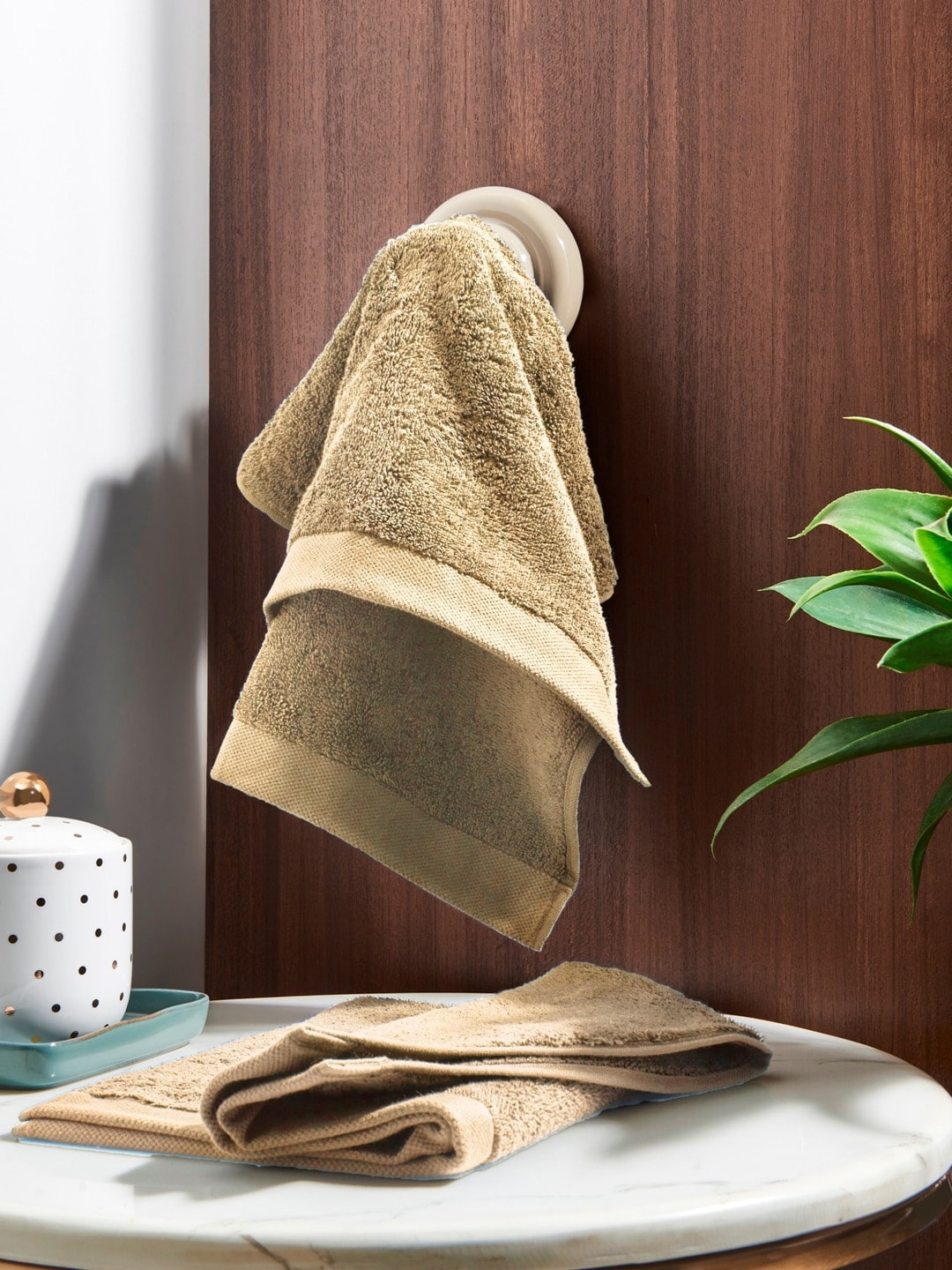 

DDecor Unisex Set Of 2 Olive Green Solid 600 GSM Hand Towels