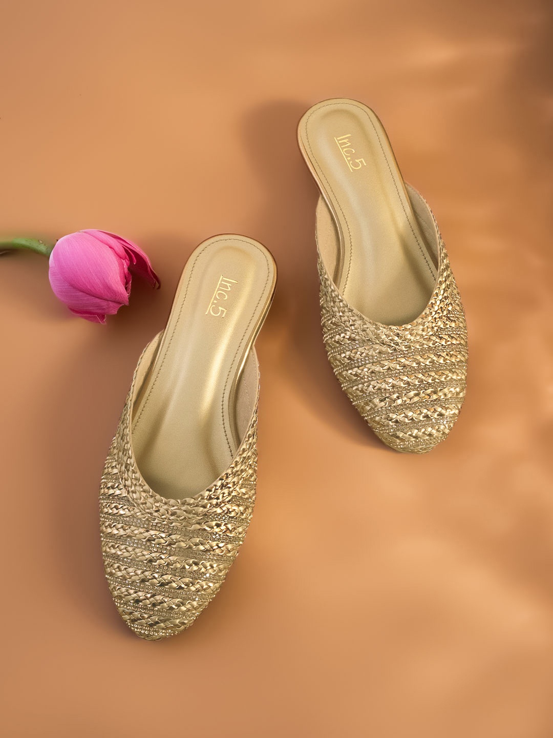 

Inc 5 Women Gold-Toned Textured Mules