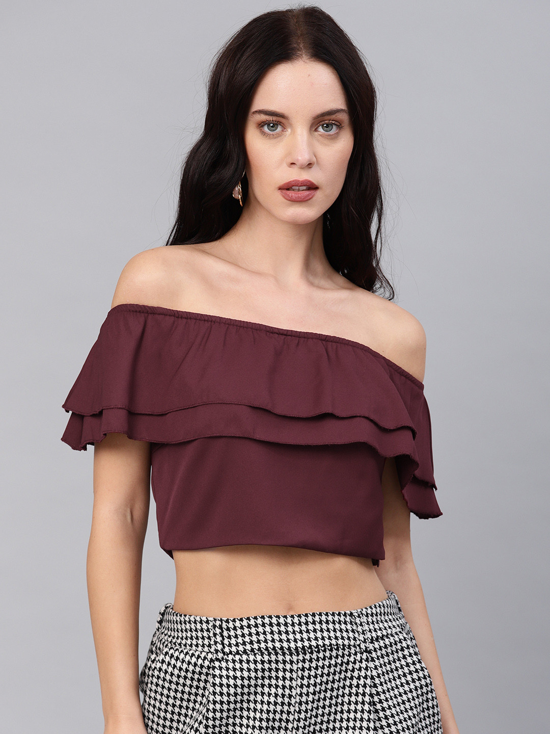

SASSAFRAS Women Burgundy Solid Bardot Crop Top