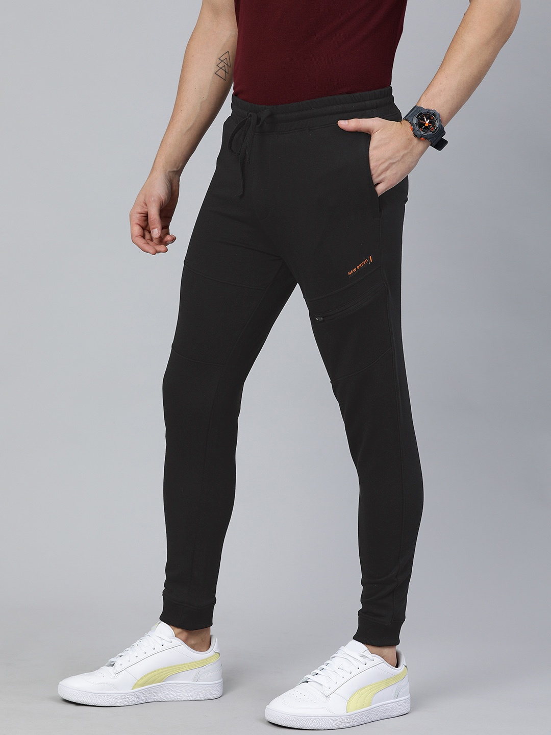 

The Indian Garage Co Men Black Solid Regular Fit Joggers