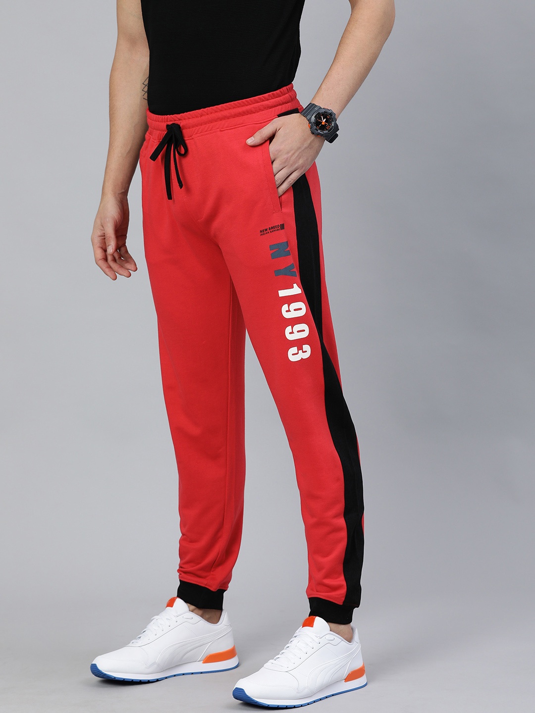 

The Indian Garage Co Men Red Solid Regular Fit Joggers