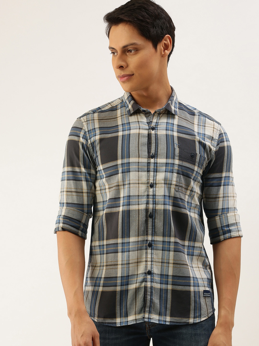 

Flying Machine Men Blue & White Slim Fit Checked Casual Shirt