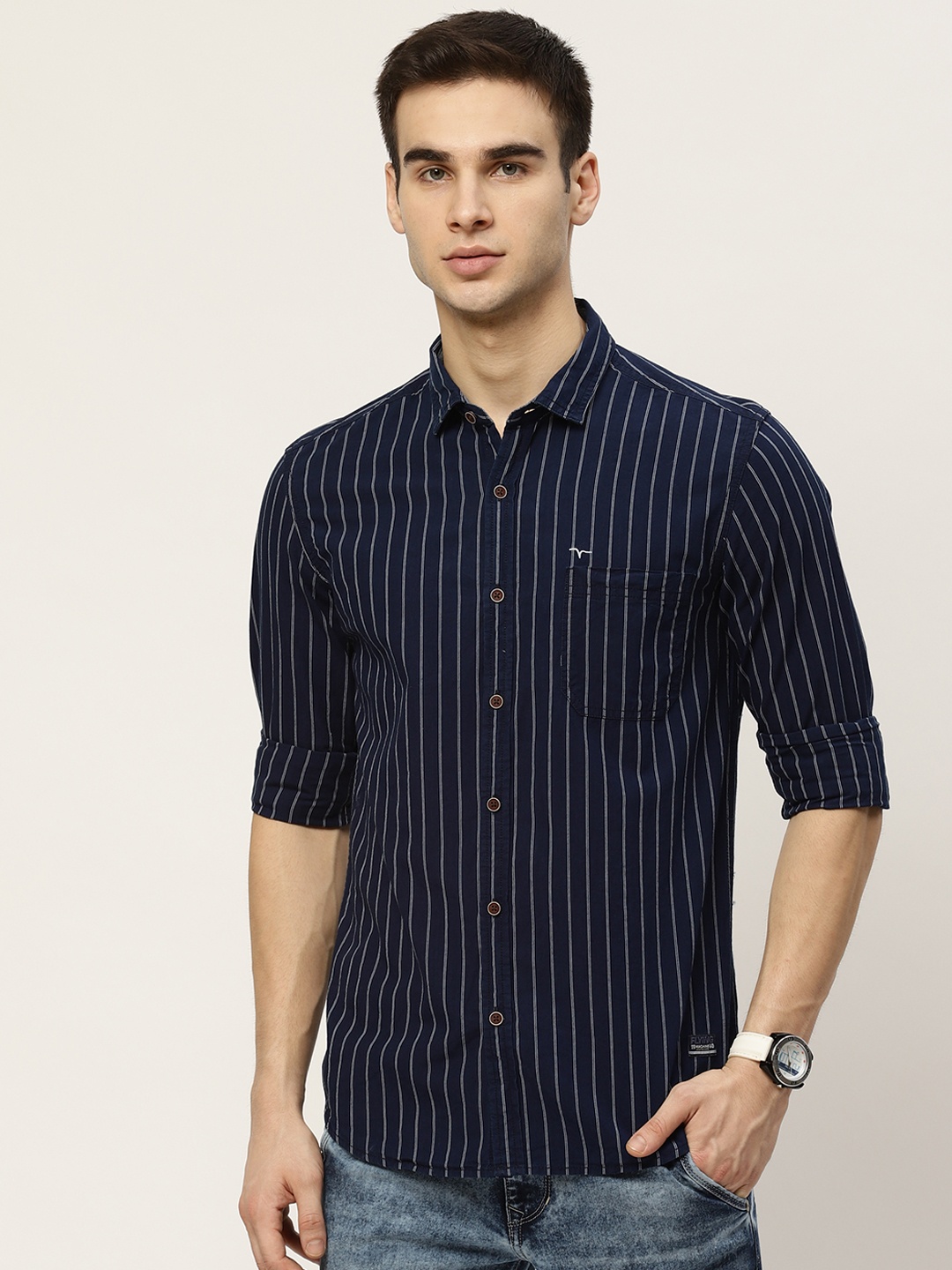 

Flying Machine Men Navy Blue & White Slim Fit Striped Pure Cotton Casual Shirt