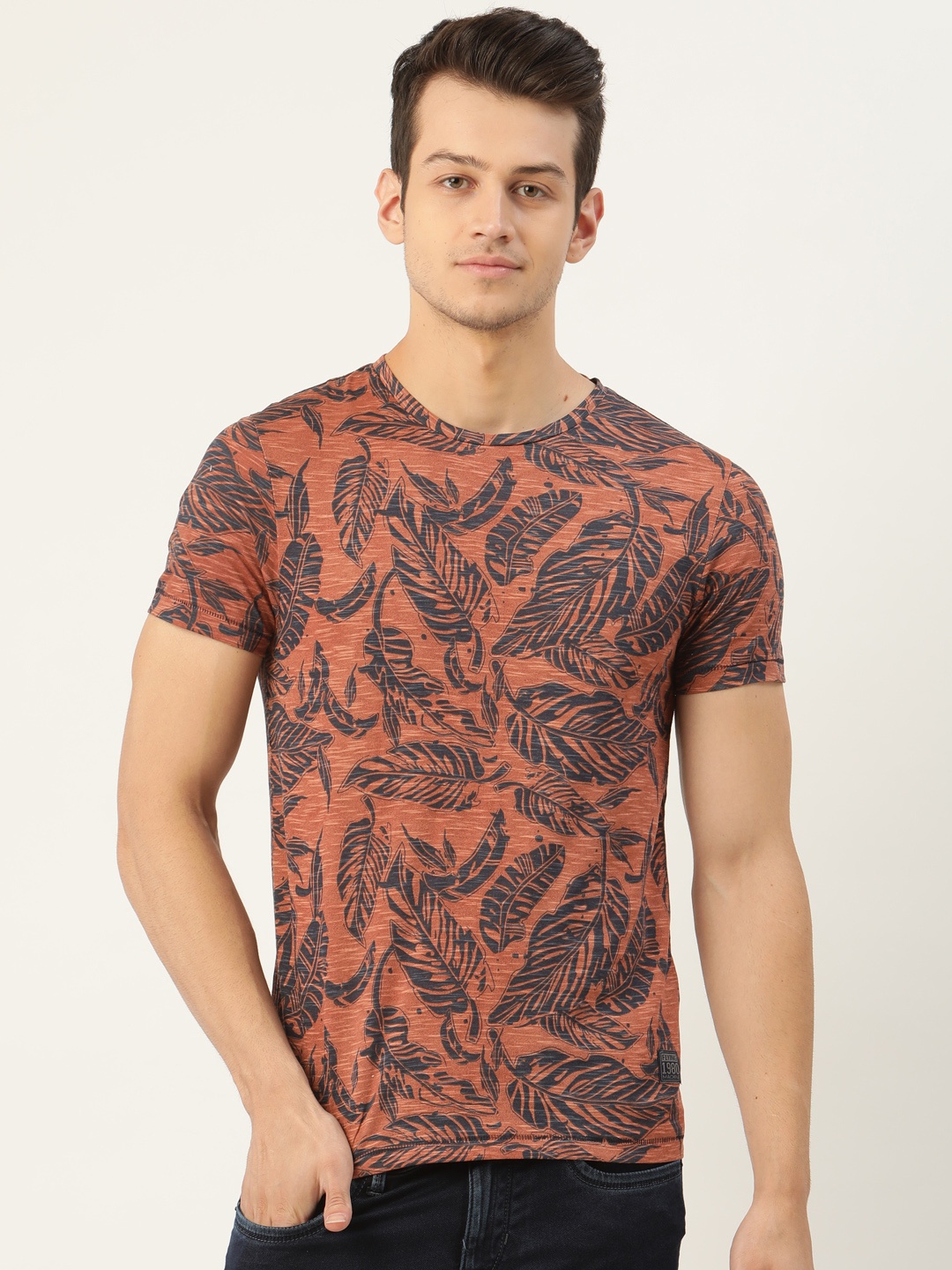 

Flying Machine Men Rust Brown Navy Blue Printed Round Neck Pure Cotton T-shirt
