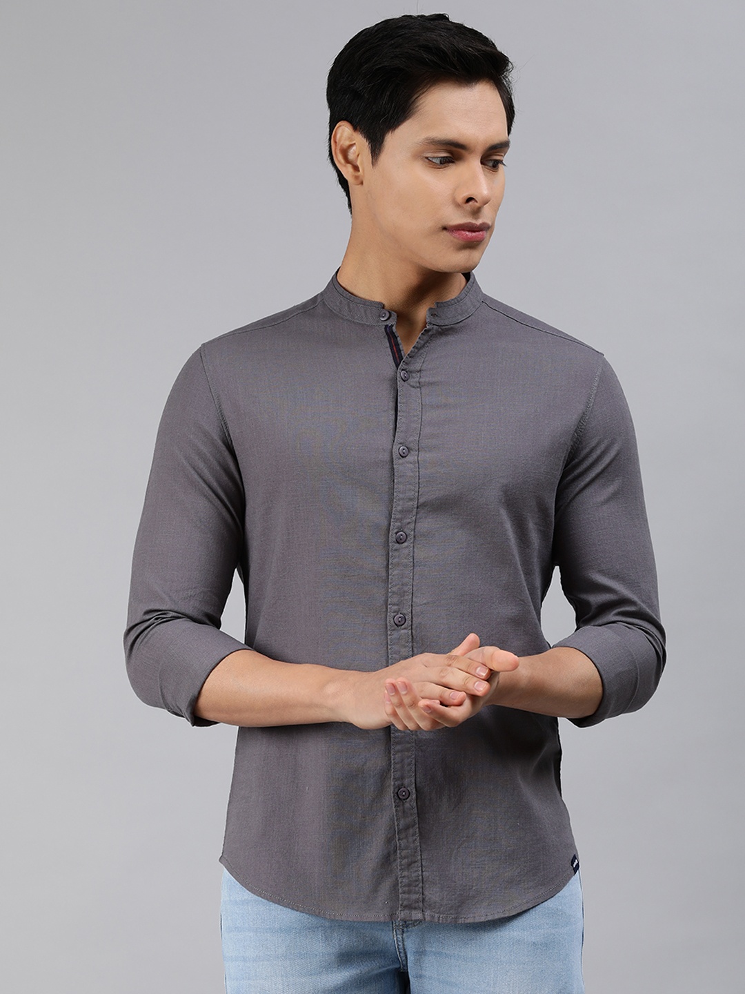 

SPYKAR Men Grey Slim Fit Casual Shirt