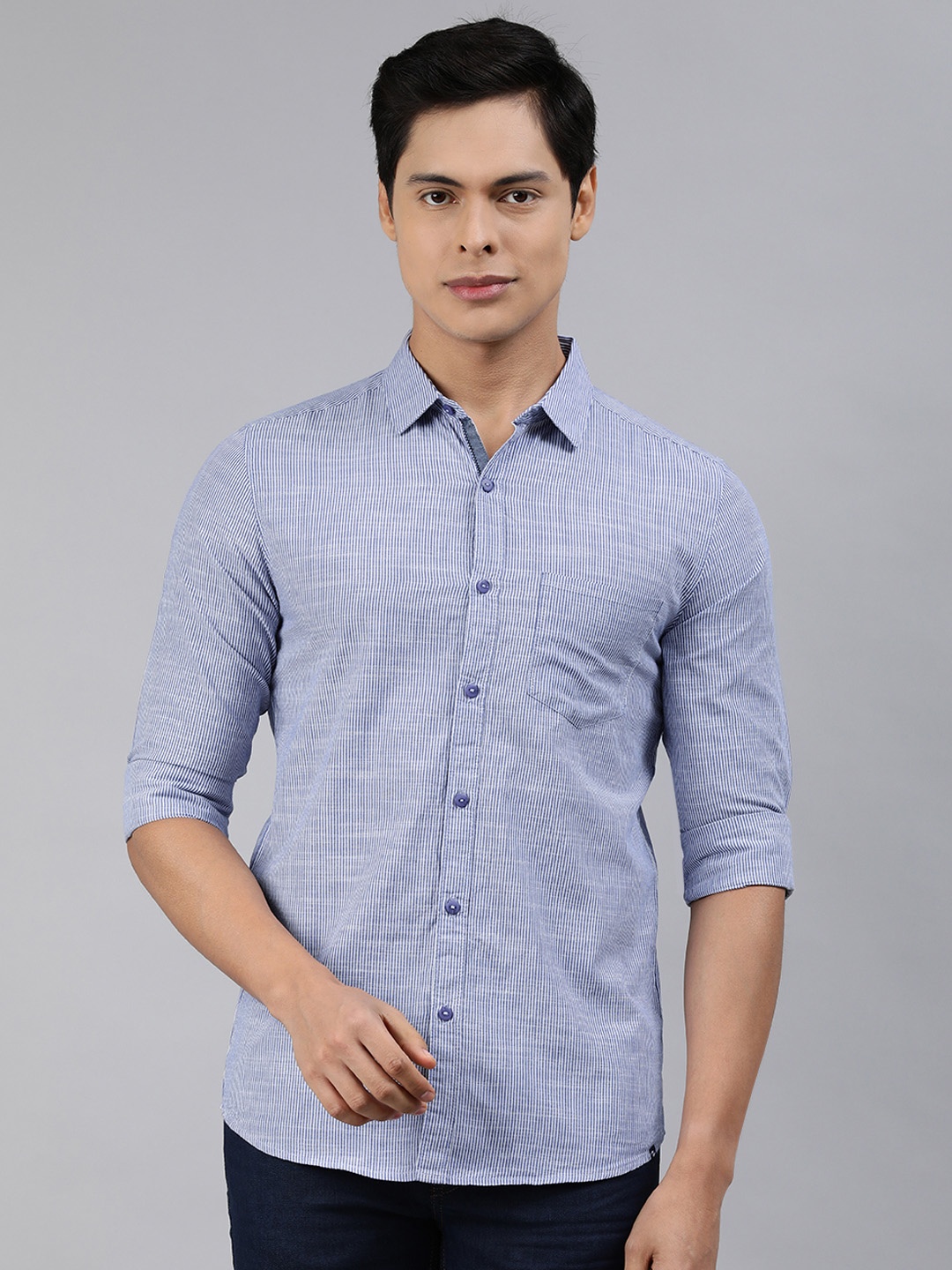 

SPYKAR Men Blue & White Pinstripes Slim Fit Pure Cotton Casual Shirt