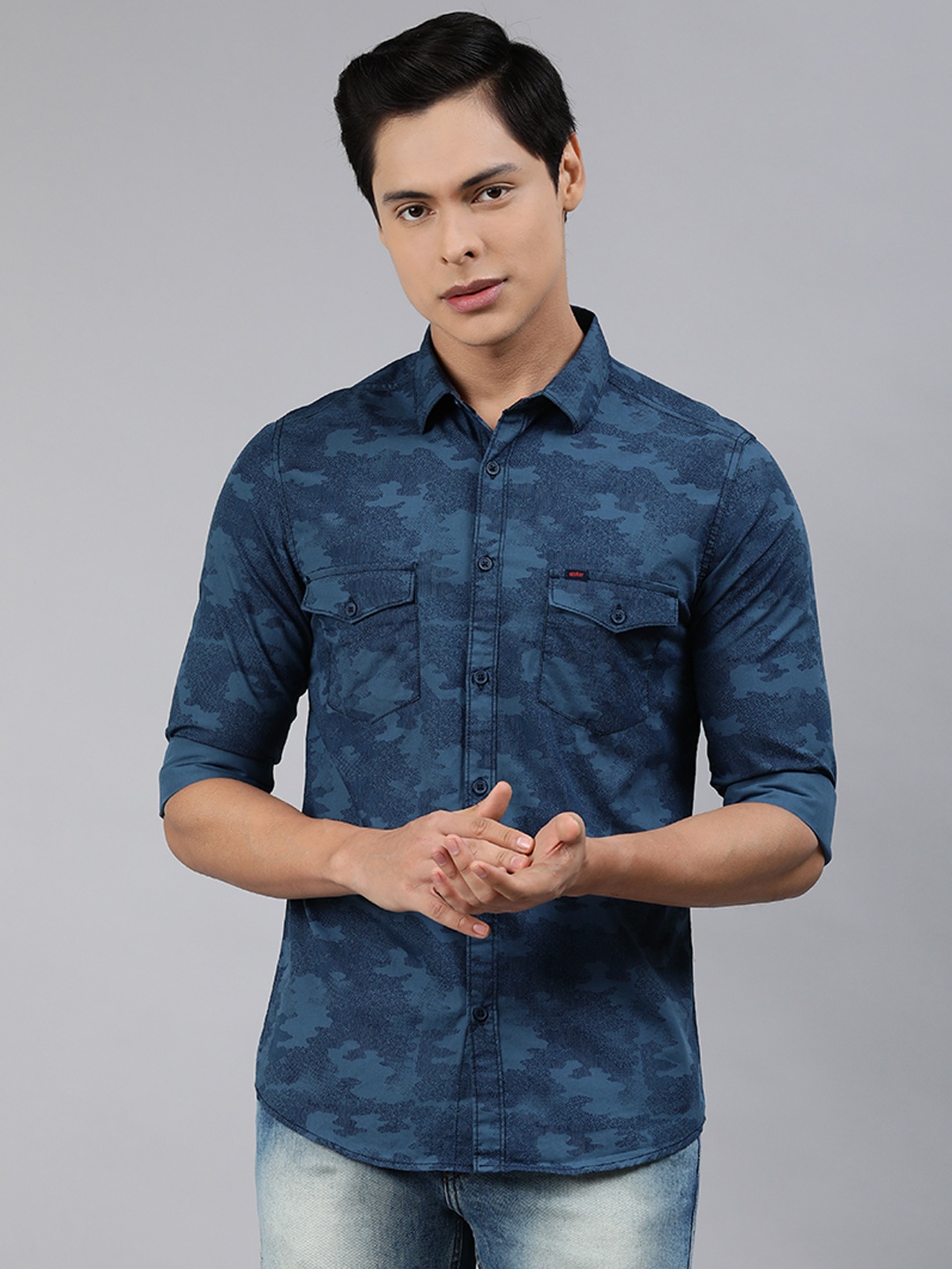

SPYKAR Men Blue Slim Fit Printed Pure Cotton Casual Shirt