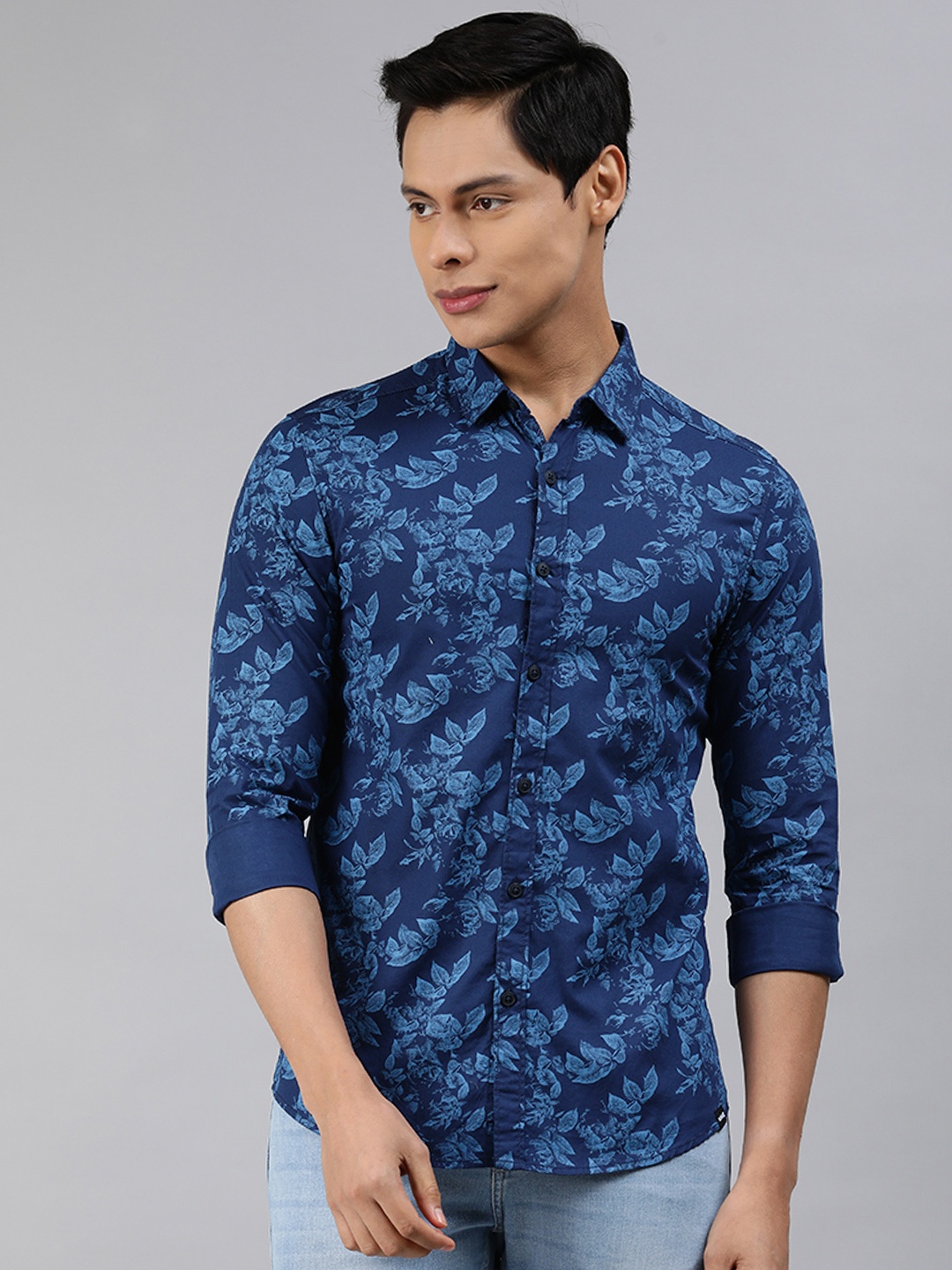 

SPYKAR Men Blue Slim Fit Floral Printed Casual Shirt