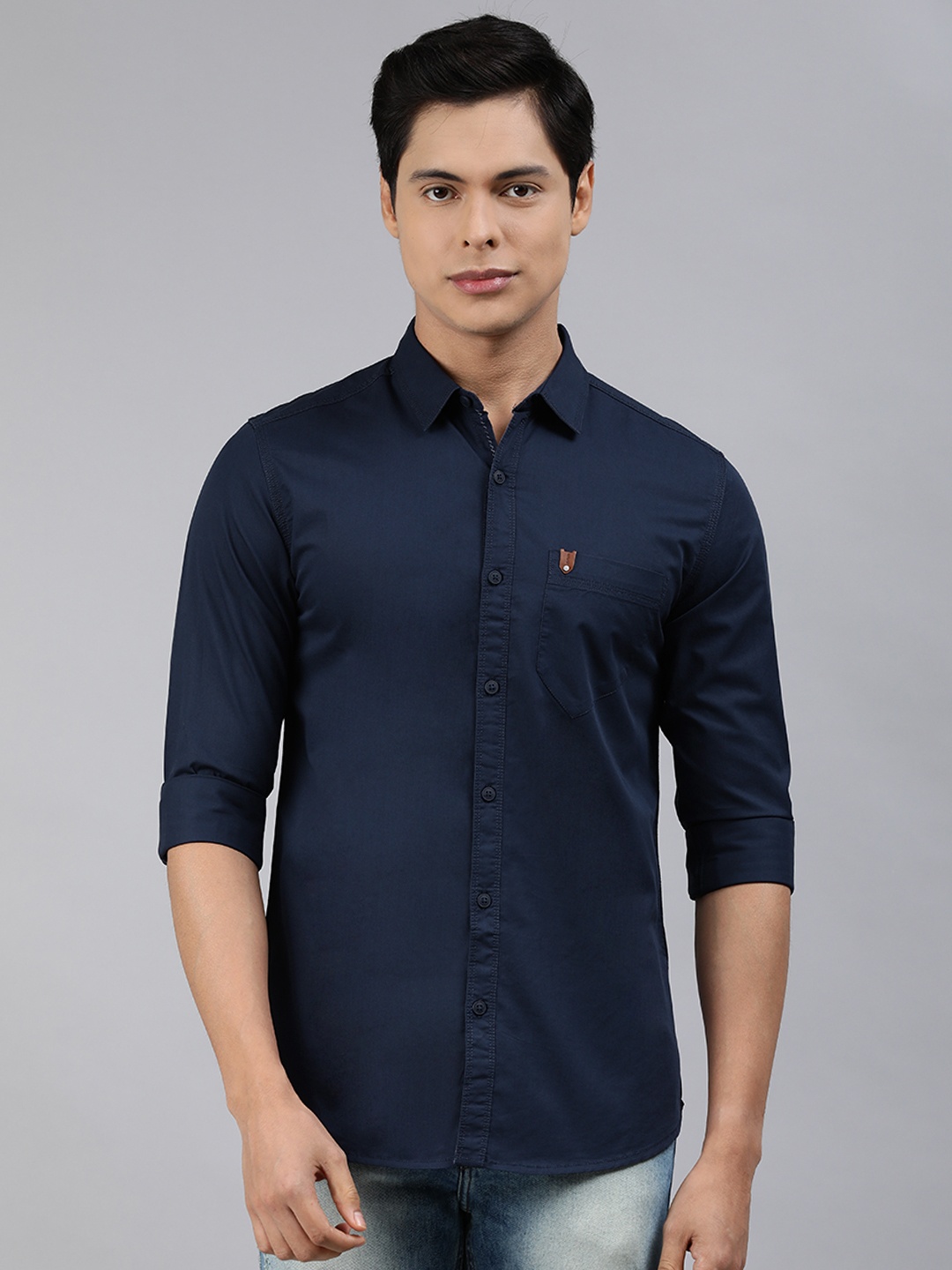 

SPYKAR Men Navy Blue Solid Pure Cotton Slim Fit Casual Shirt