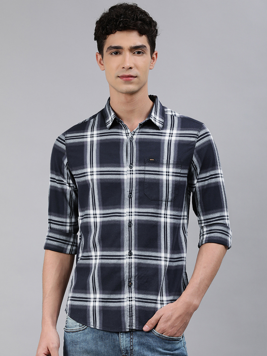 

SPYKAR Men Navy Blue Slim Fit Checked Pure Cotton Casual Shirt