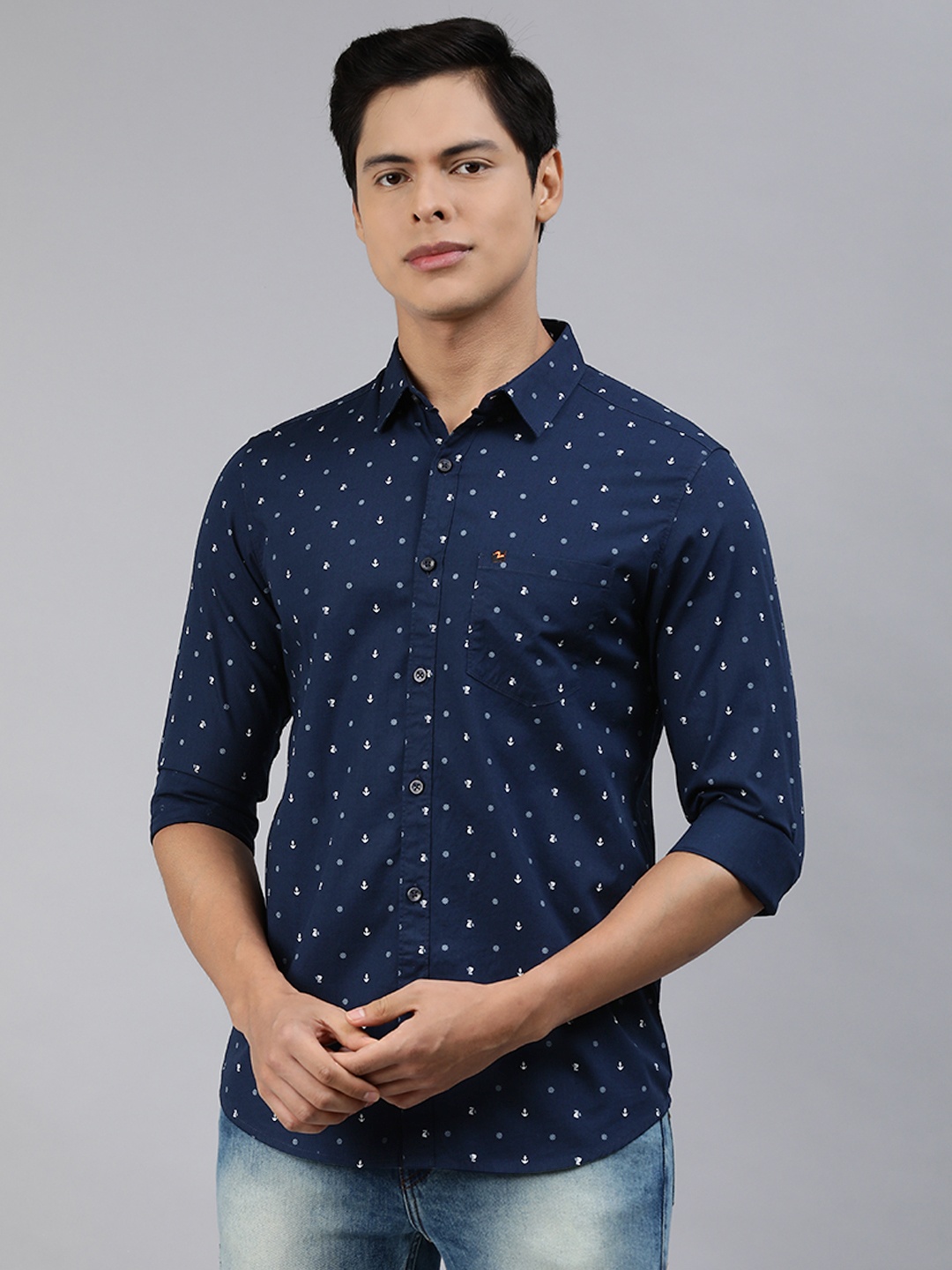 

SPYKAR Men Navy Blue & White Pure Cotton Slim Fit Printed Casual Shirt
