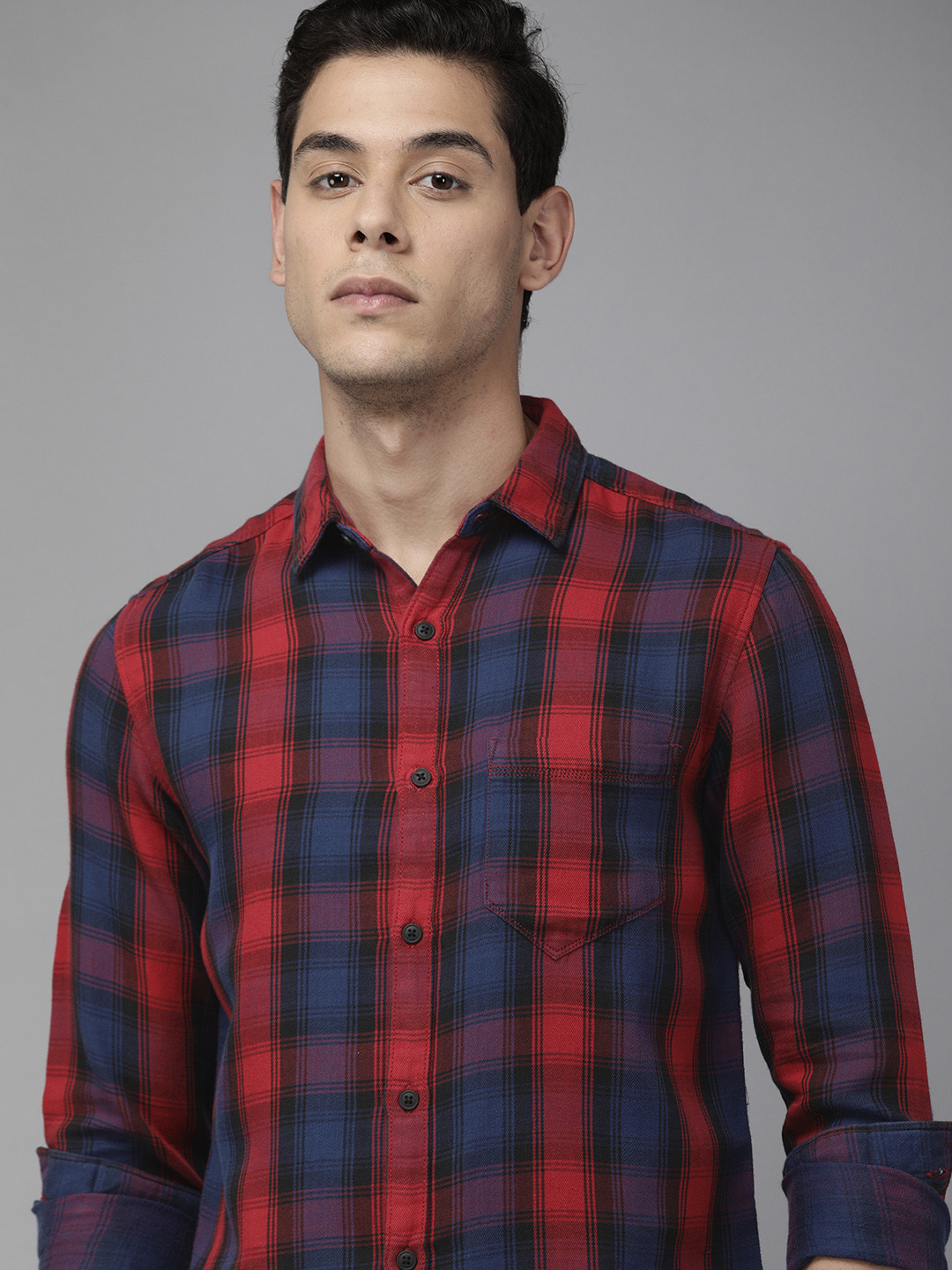 

SPYKAR Men Red & Navy Blue Checked Pure Cotton Slim Fit Shirt