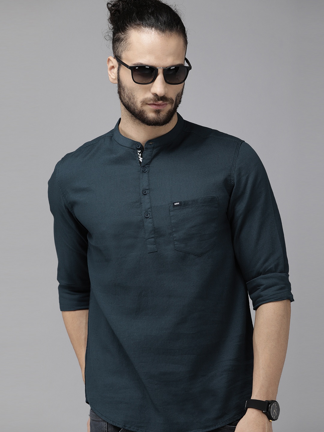 

SPYKAR Men Navy Blue Solid Slim Fit Casual Shirt