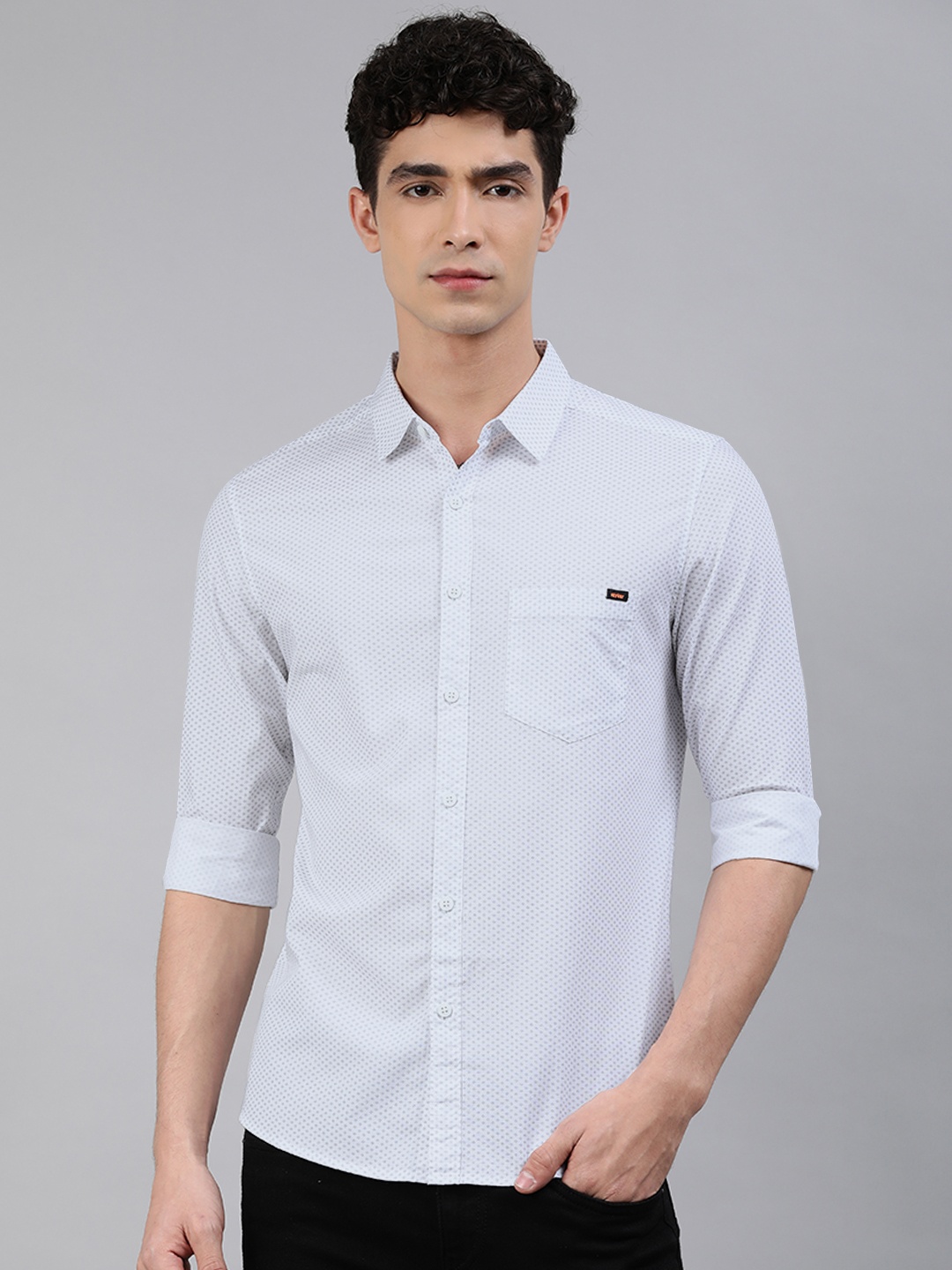

SPYKAR Men White & Blue Slim Fit Printed Casual Shirt