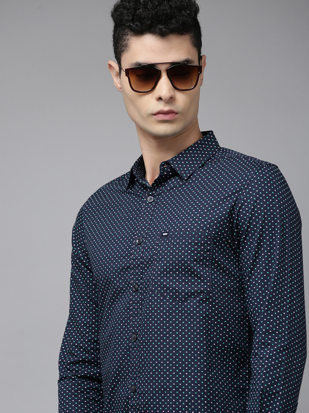 

SPYKAR Men Navy Blue Slim Fit Geometric Opaque Printed Pure Cotton Casual Shirt