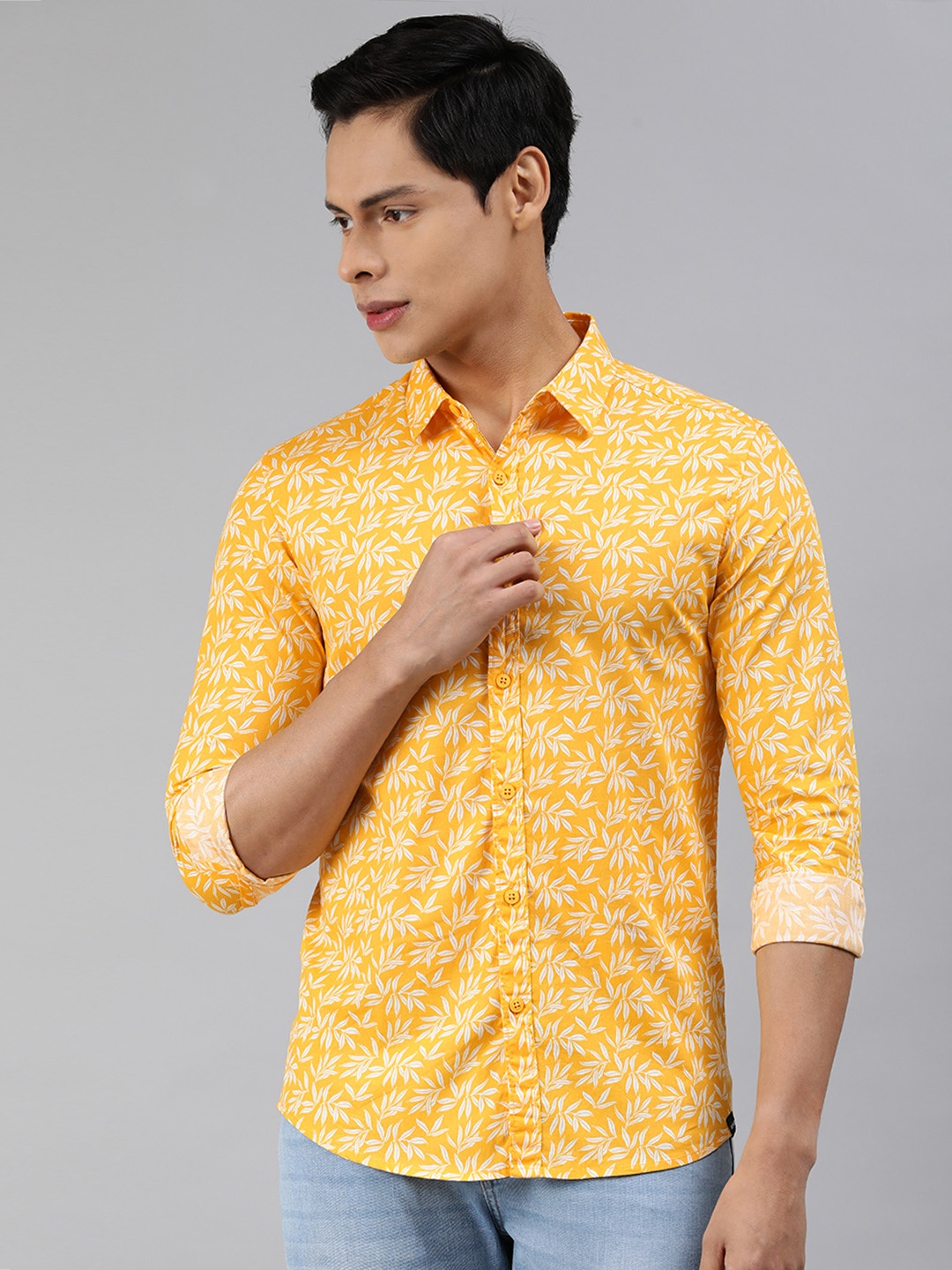 

SPYKAR Men Yellow Slim Fit Printed Casual Shirt