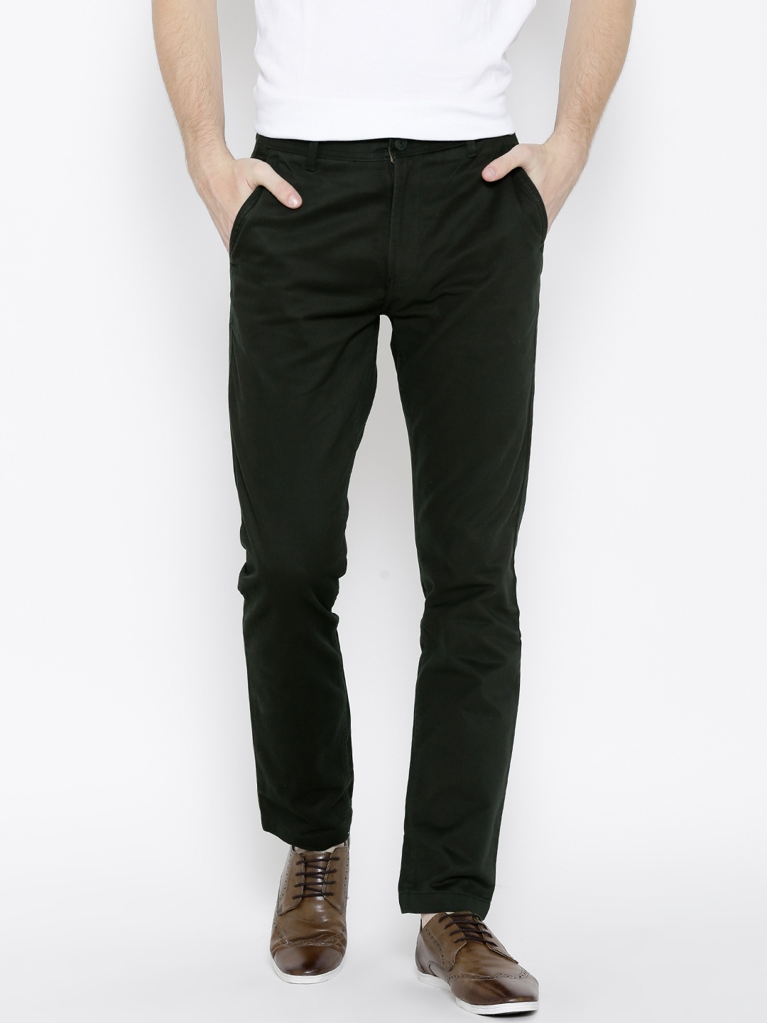 

HIGHLANDER Men Black Solid Flat Front Trousers